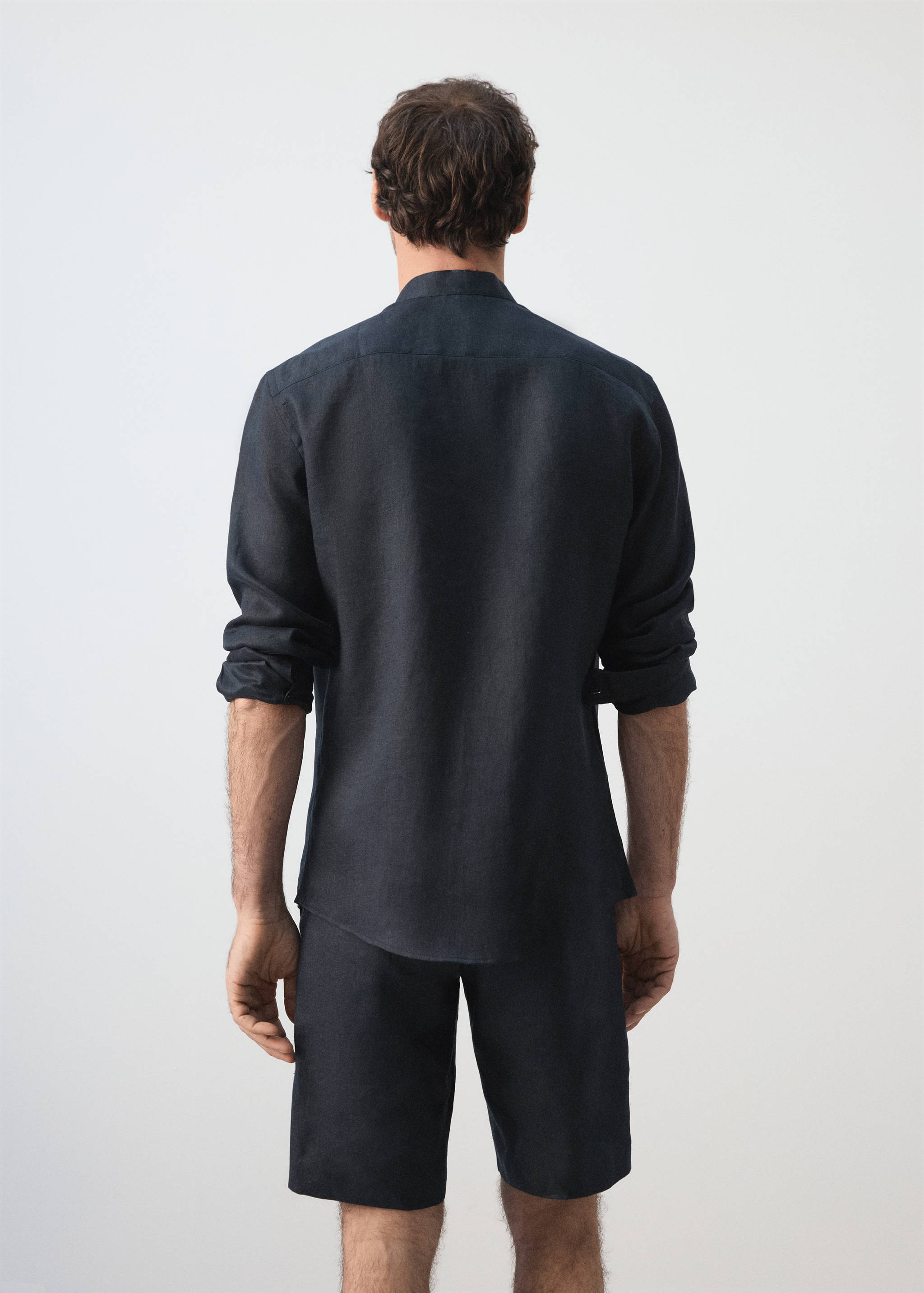 Camisa de 100% linho regular fit - Verso do artigo