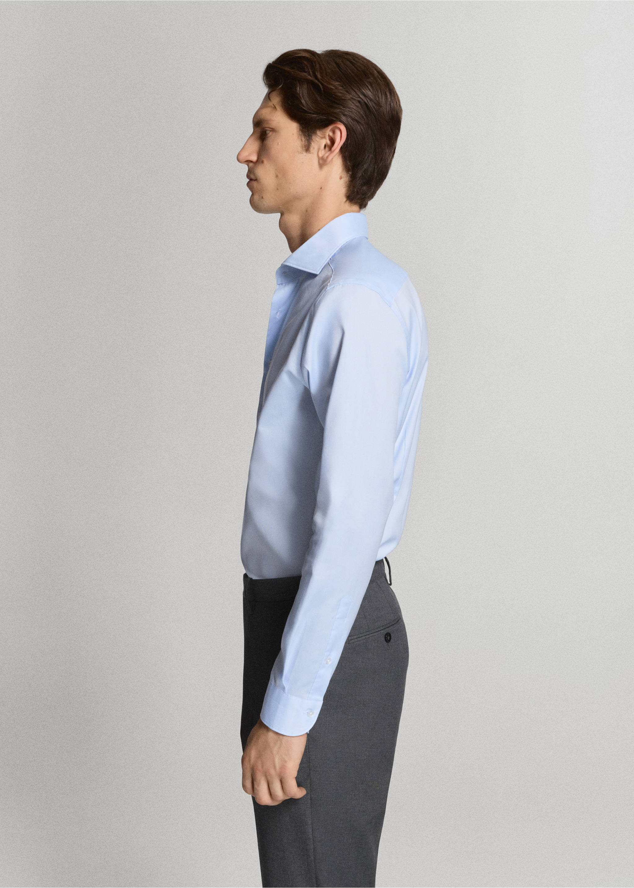 Slim-fit 100% cotton dress shirt with structure - Details of the article 2, Sky Blue. Ref: 37031405-00.