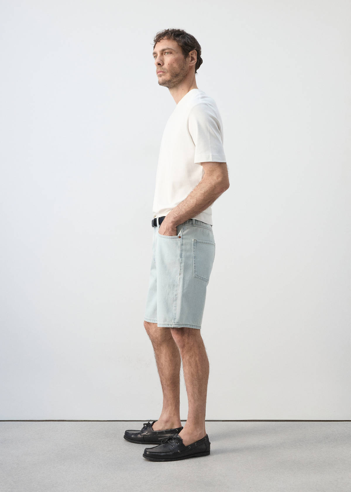 Straight-fit denim bermuda shorts — Bleach Blue