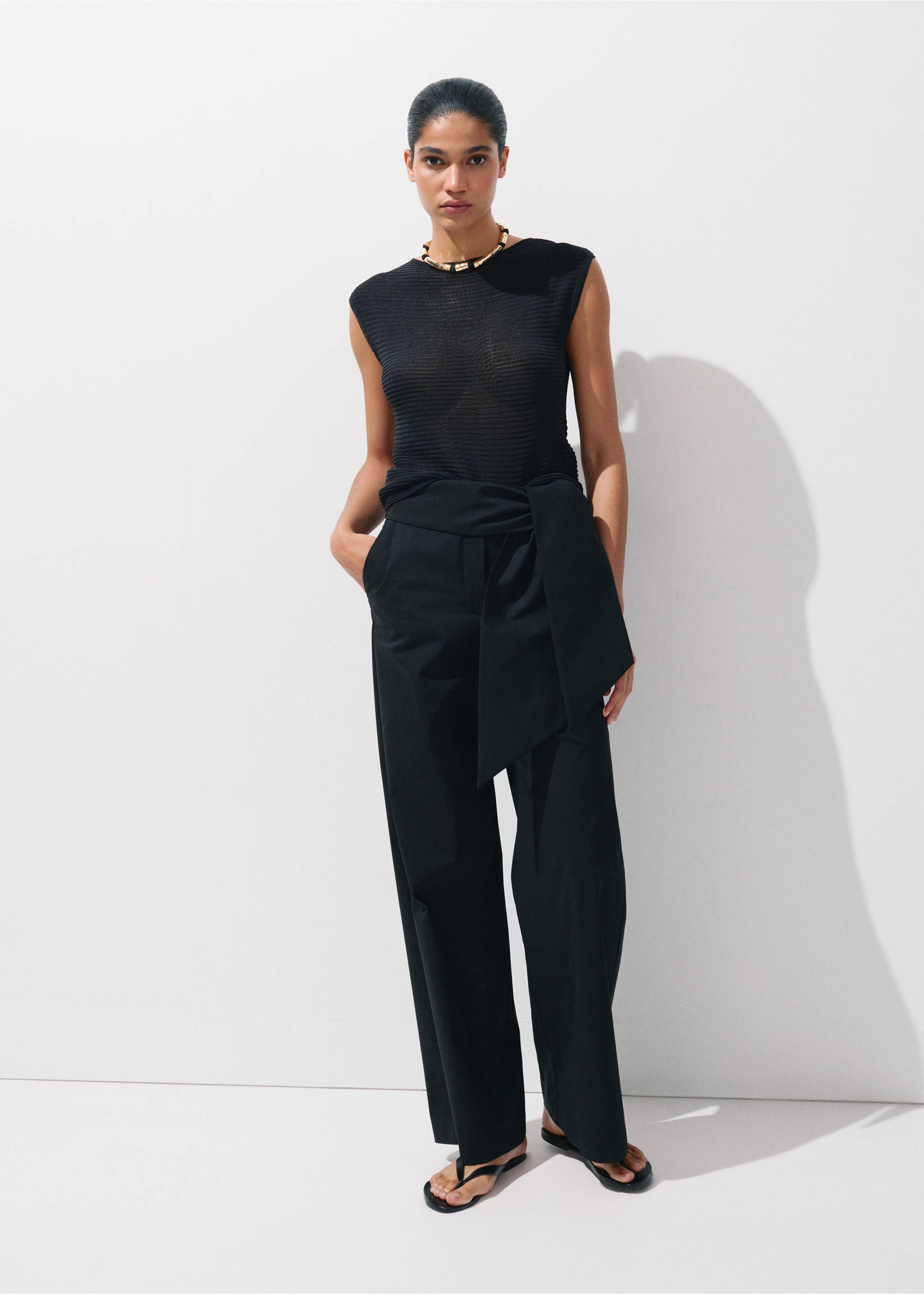 Bow straight trousers - General plane, Black. Ref: 37031416-00.