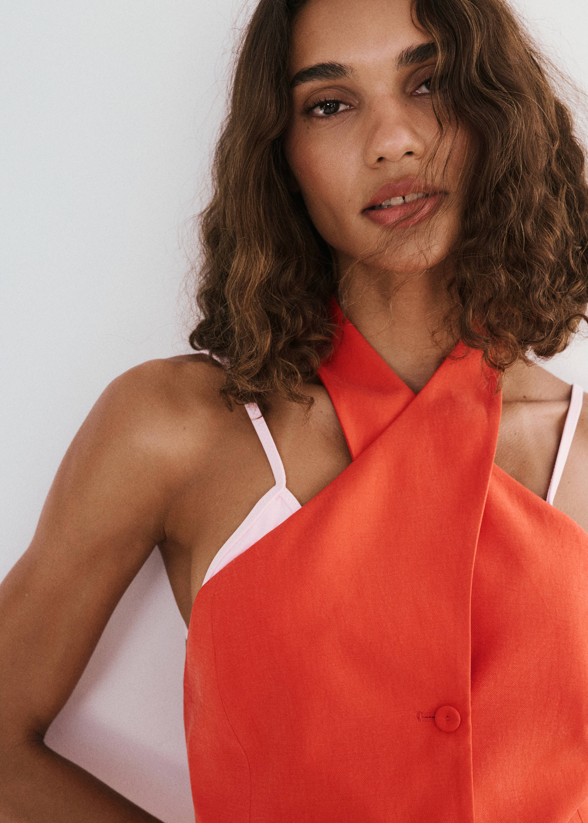 Crossed lyocell gilet top - Details of the article 1