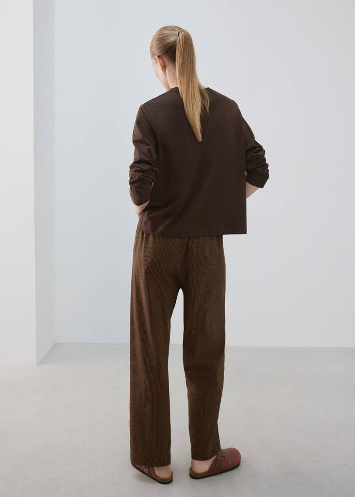 Seersucker striped two-piece pyjamas — Brown