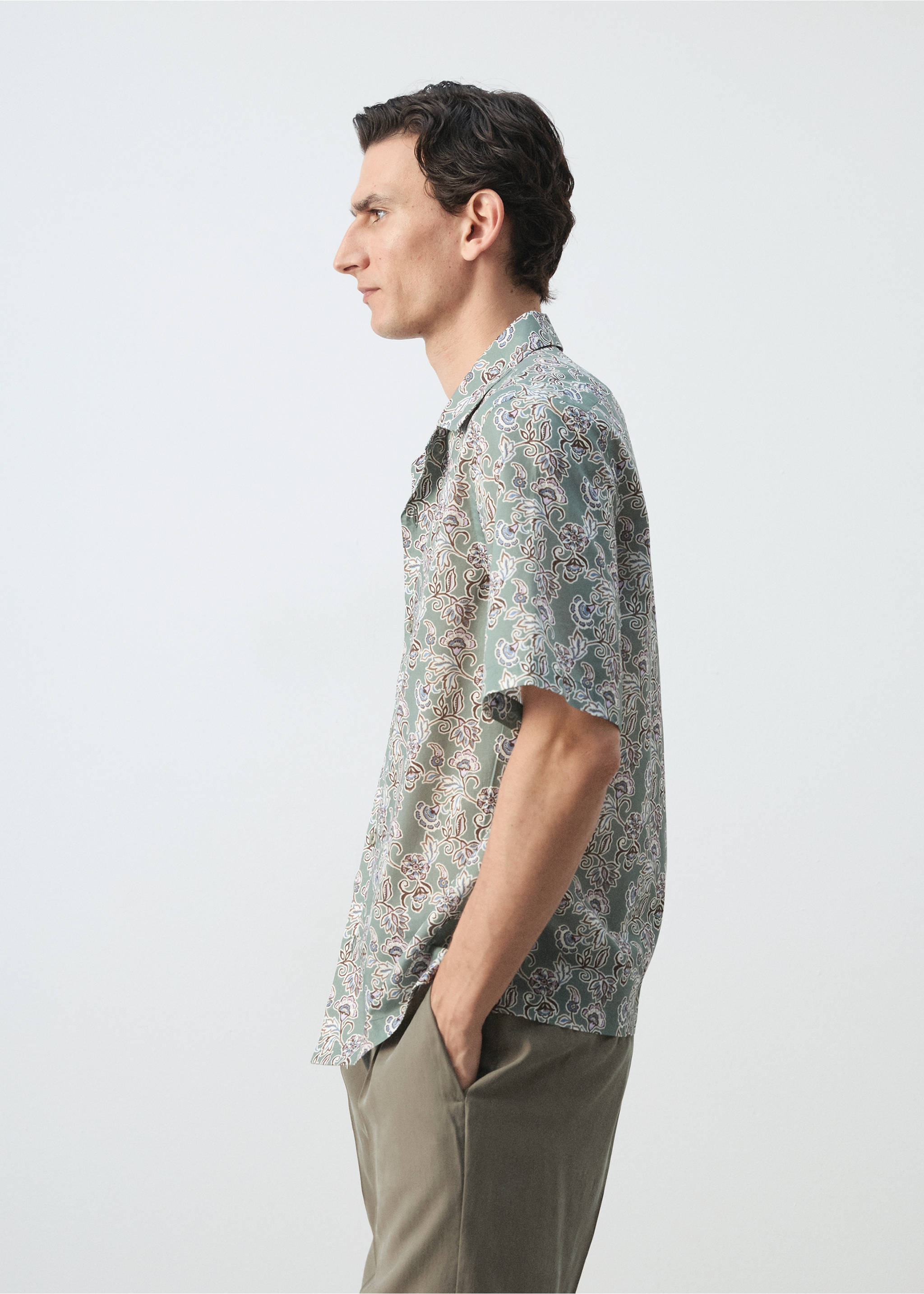 Chemise col bowling 100 % coton - Détail de l'article 2, Vert forêt. Ref: 37031434-00.