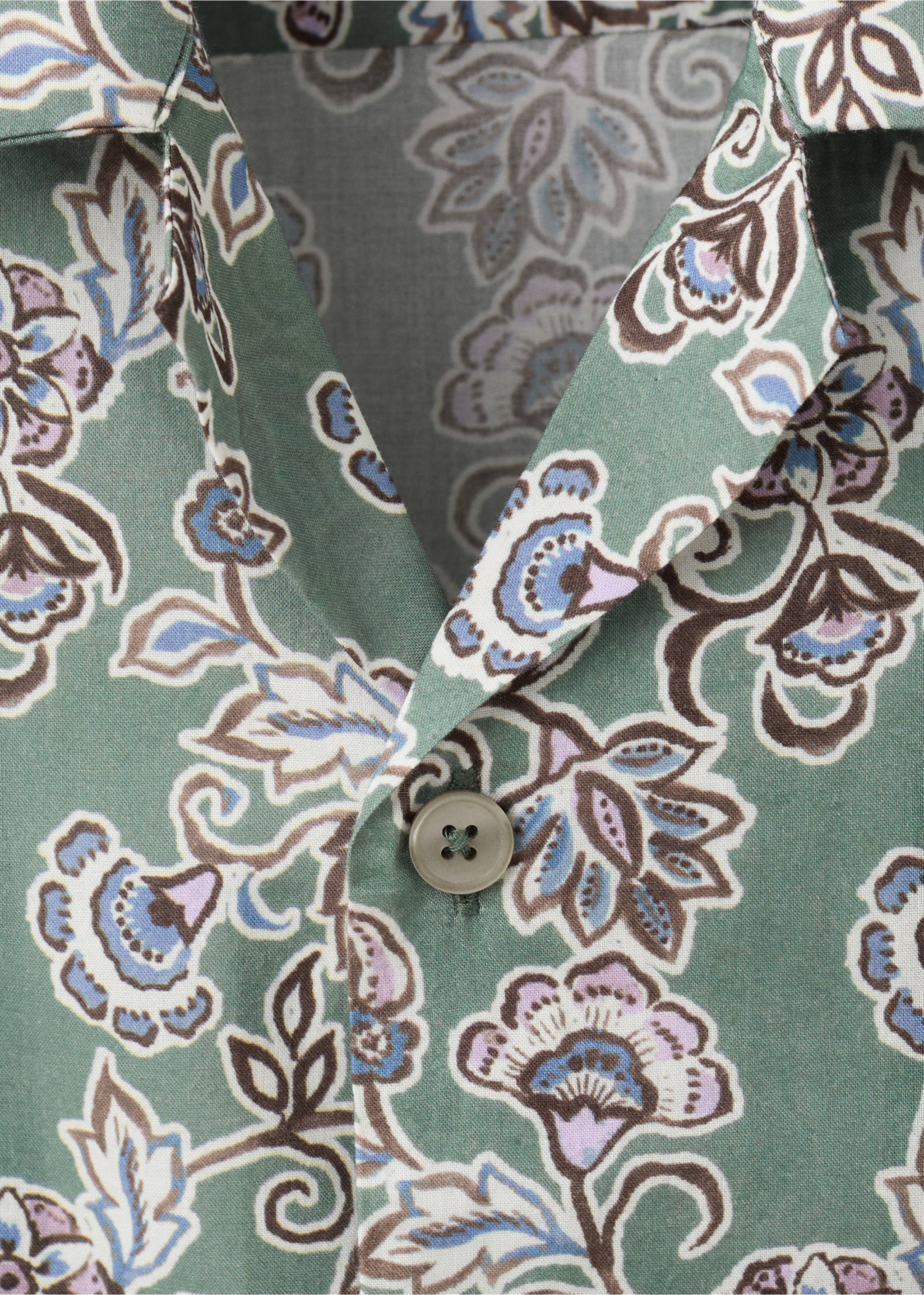 100% cotton bowling-collar shirt - Details of the article 8, Forest Green. Ref: 37031434-00.