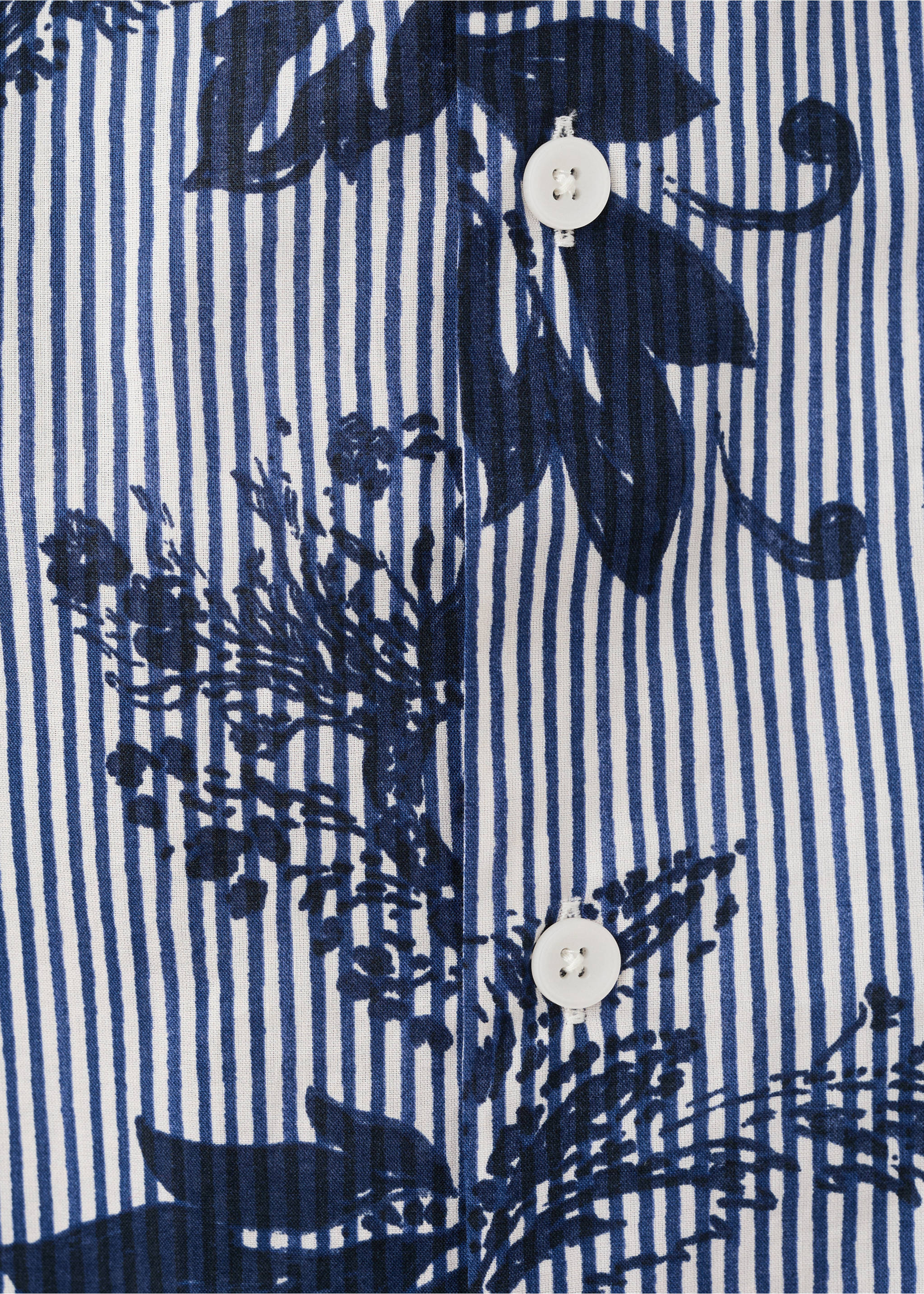 100% cotton printed shirt - Details of the article 8, Ink Blue. Ref: 37031435-00.
