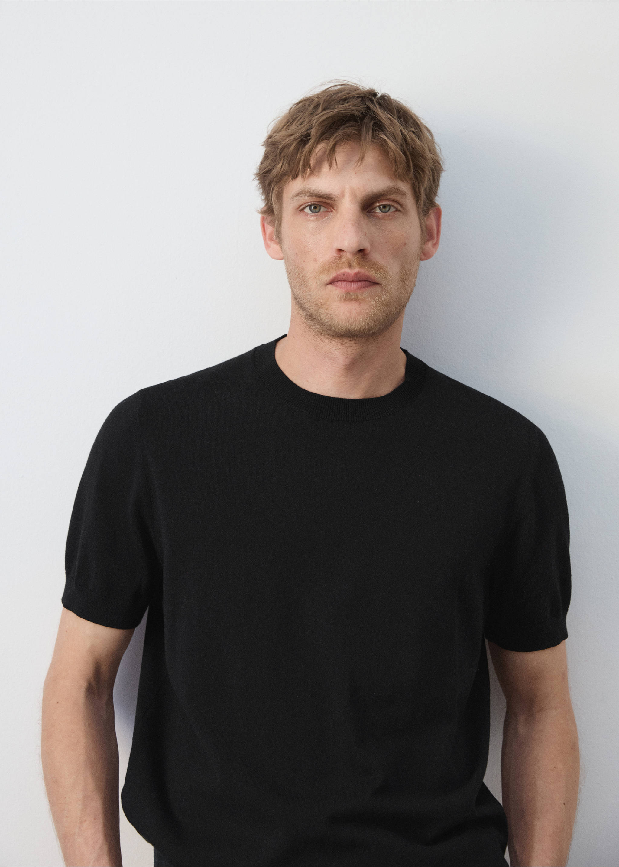 Camiseta regular fit 100% algodón - Detalle del artículo 1, Negro. Ref: 37031439-00.