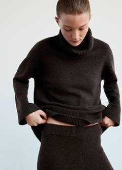 Turtleneck knit sweater — Chocolate 1