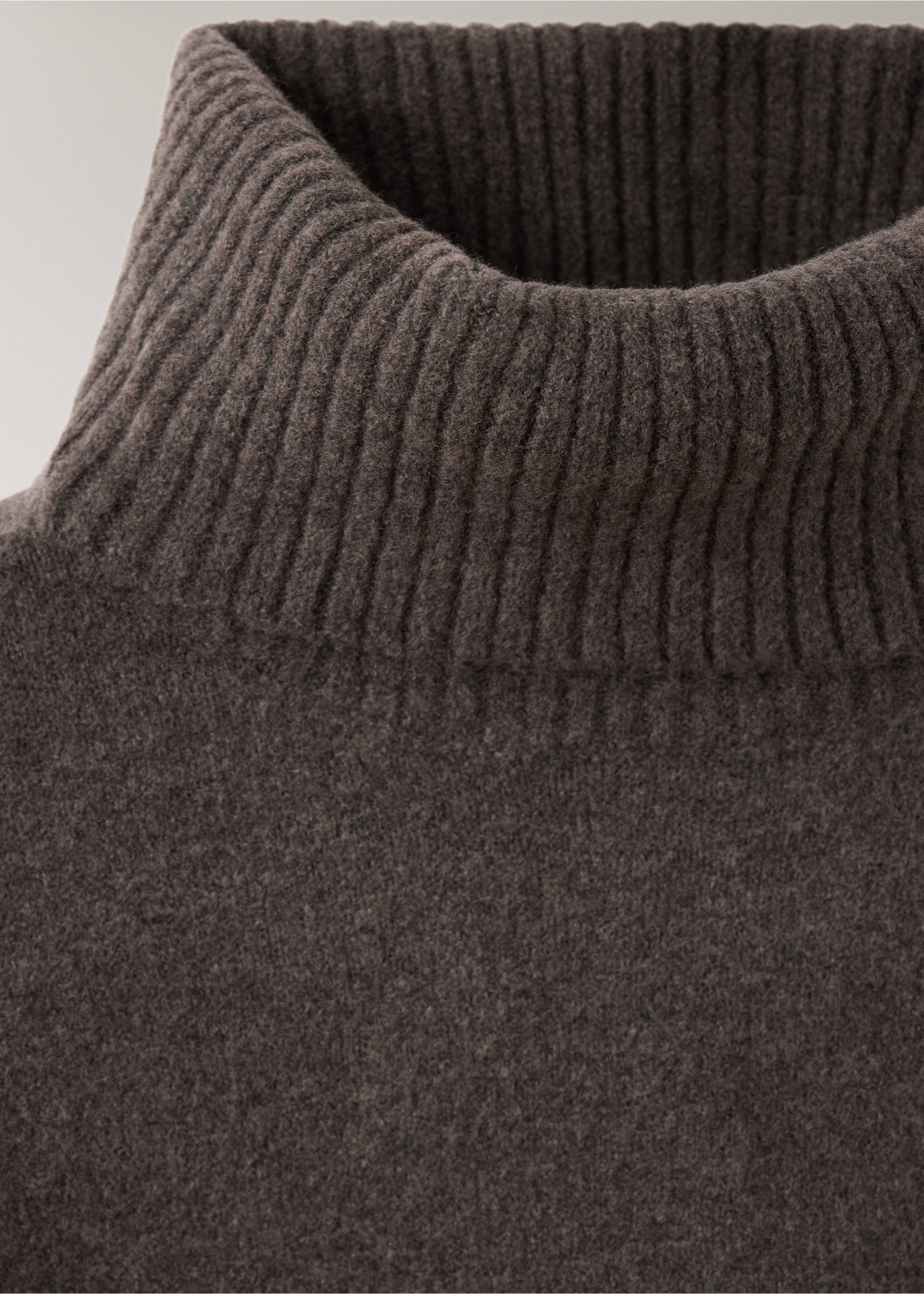 Jersey pyjama top with roll neck - Details of the article 8, Chocolate. Ref: 37031441-00.