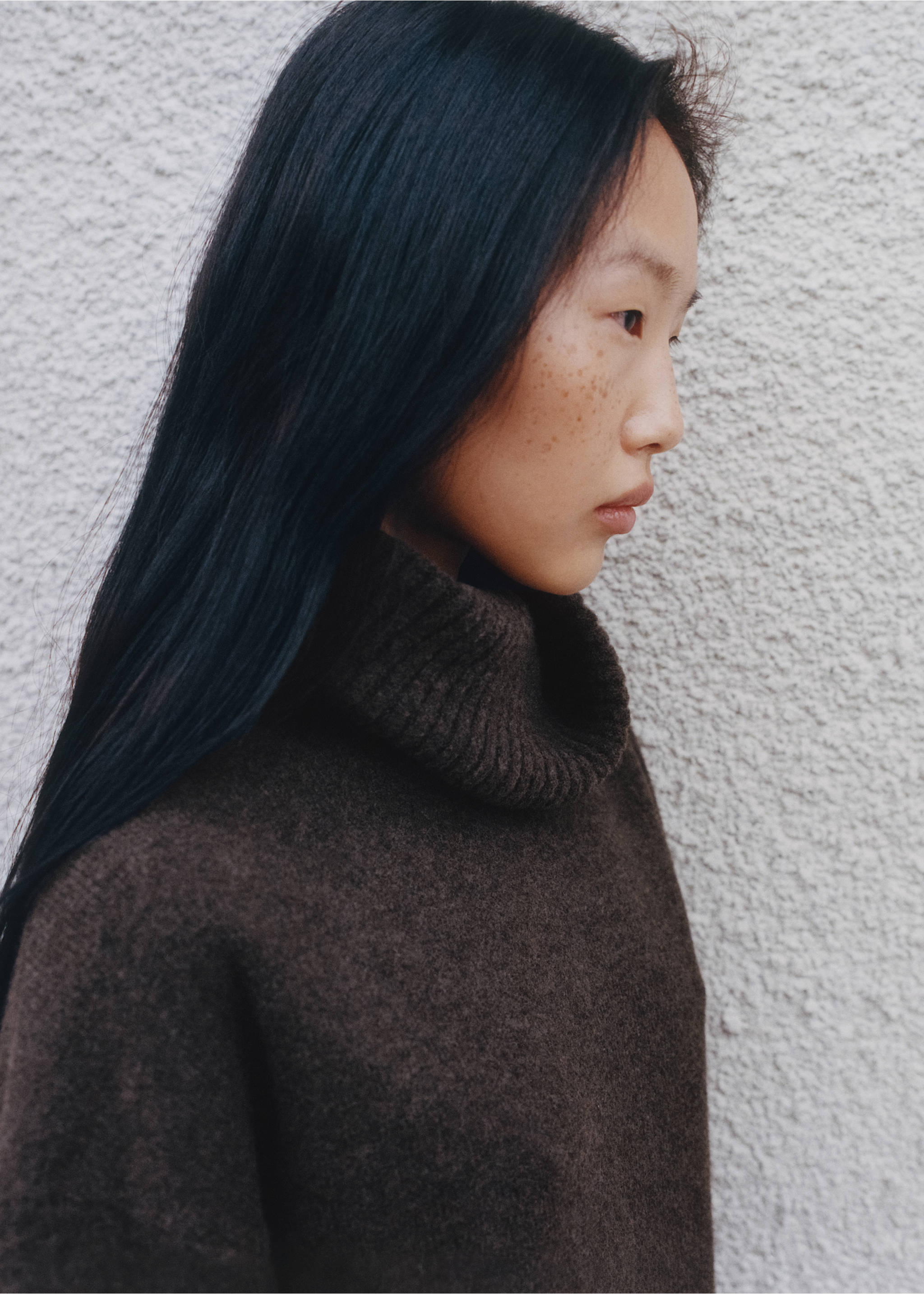 Turtleneck knit sweater - Details of the article 5, Chocolate. Ref: 37031441-00.