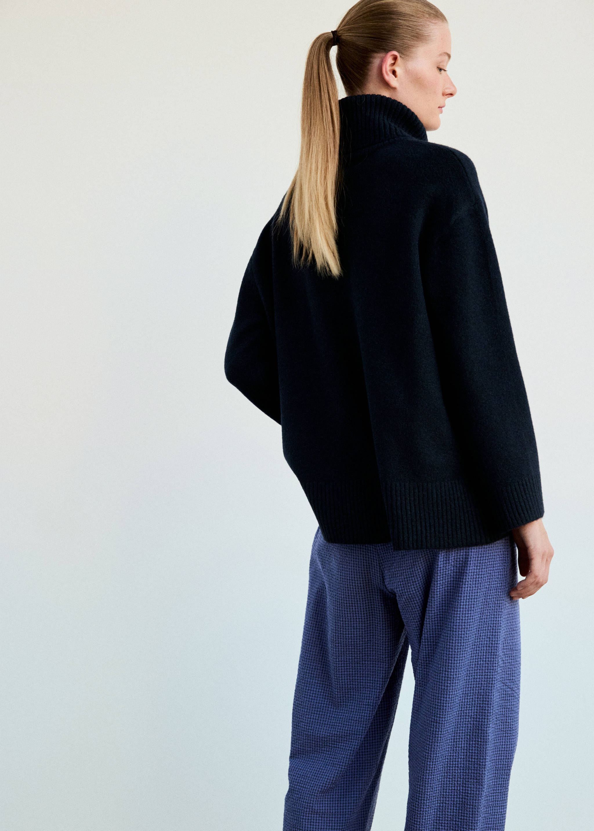 Jersey pyjama top with roll neck - Reverse of the article