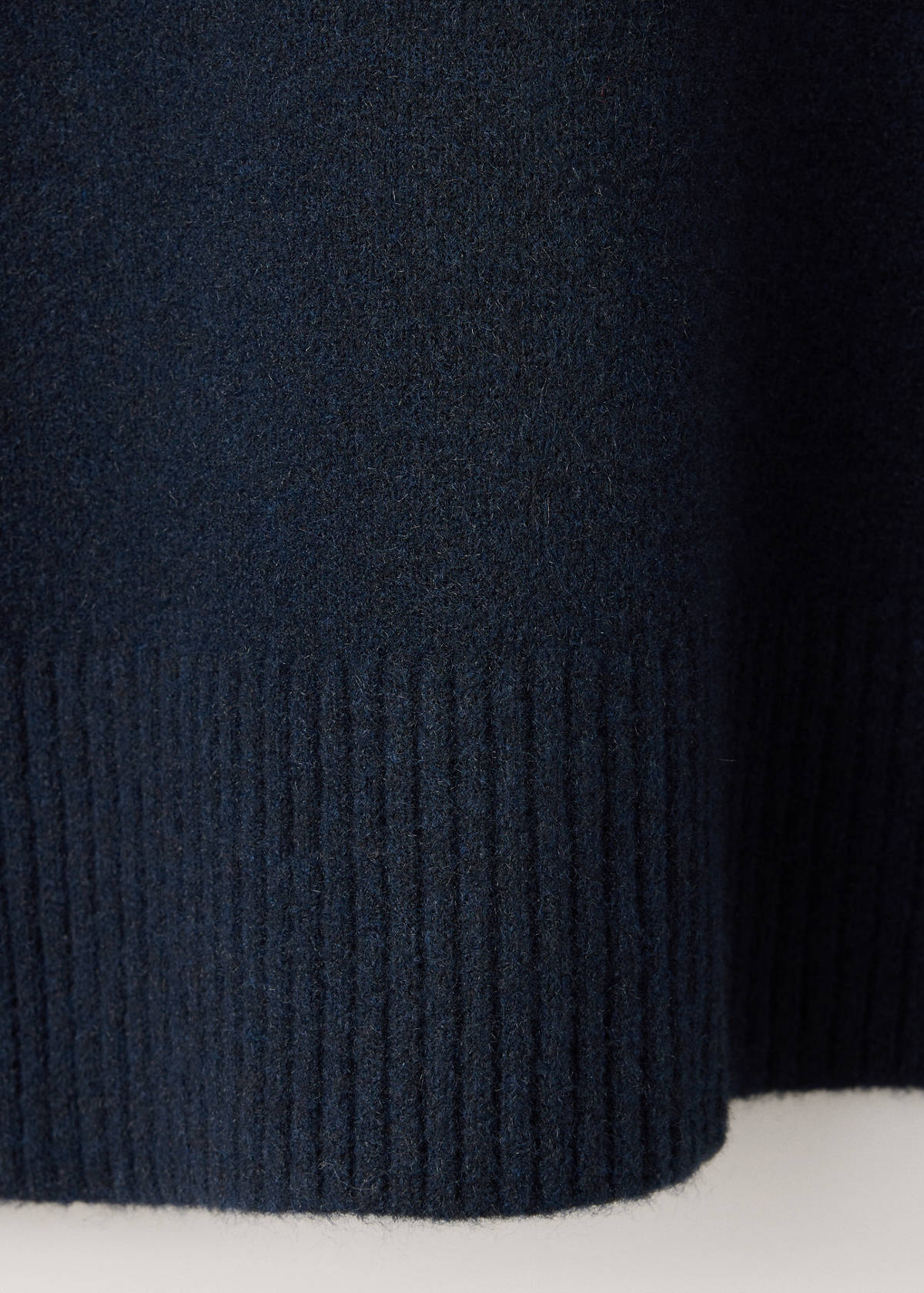 Turtleneck knit sweater — Navy