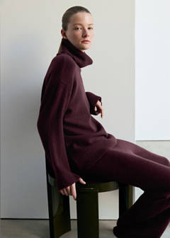 Turtleneck knit sweater — Burgundy 4