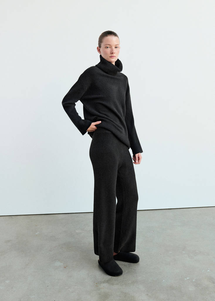 Jersey pyjama top with roll neck — Black