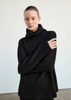 Turtleneck knit sweater — Black 1