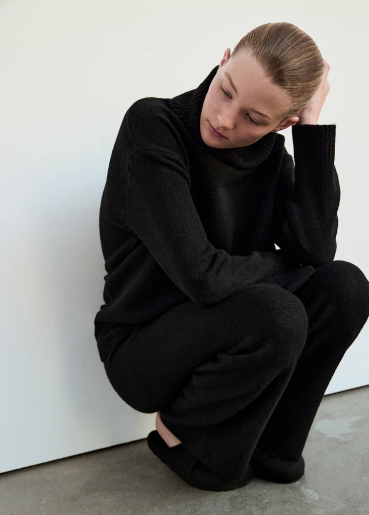 Jersey pyjama top with roll neck — Black
