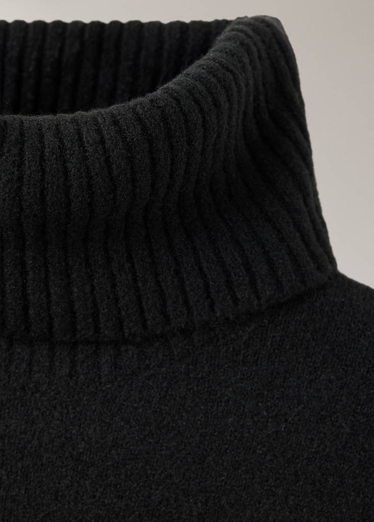 Jersey pyjama top with roll neck — Black