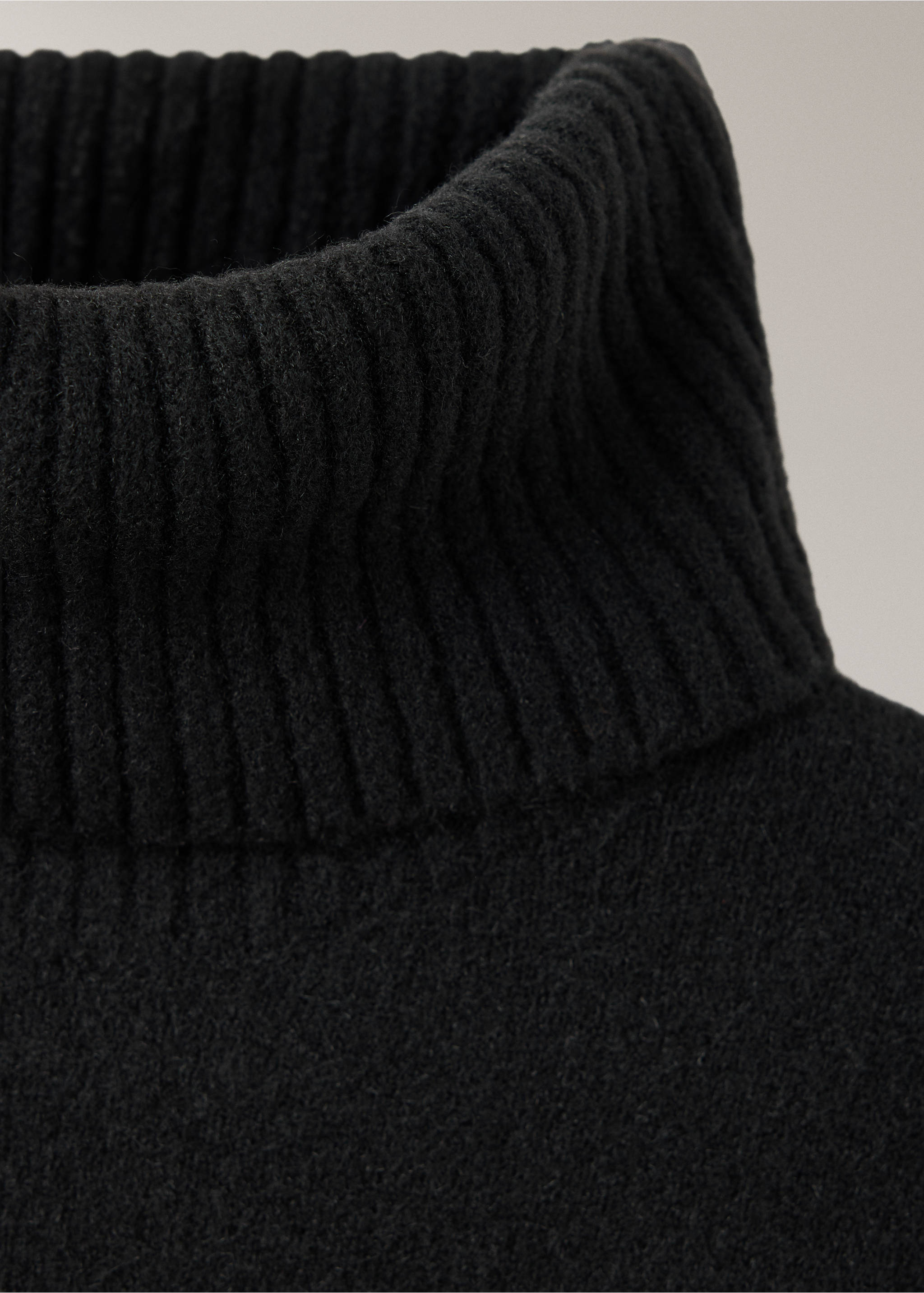 Pull de pyjama en maille col roulé - Détail de l'article 8, Noir. Ref: 37031441-00.