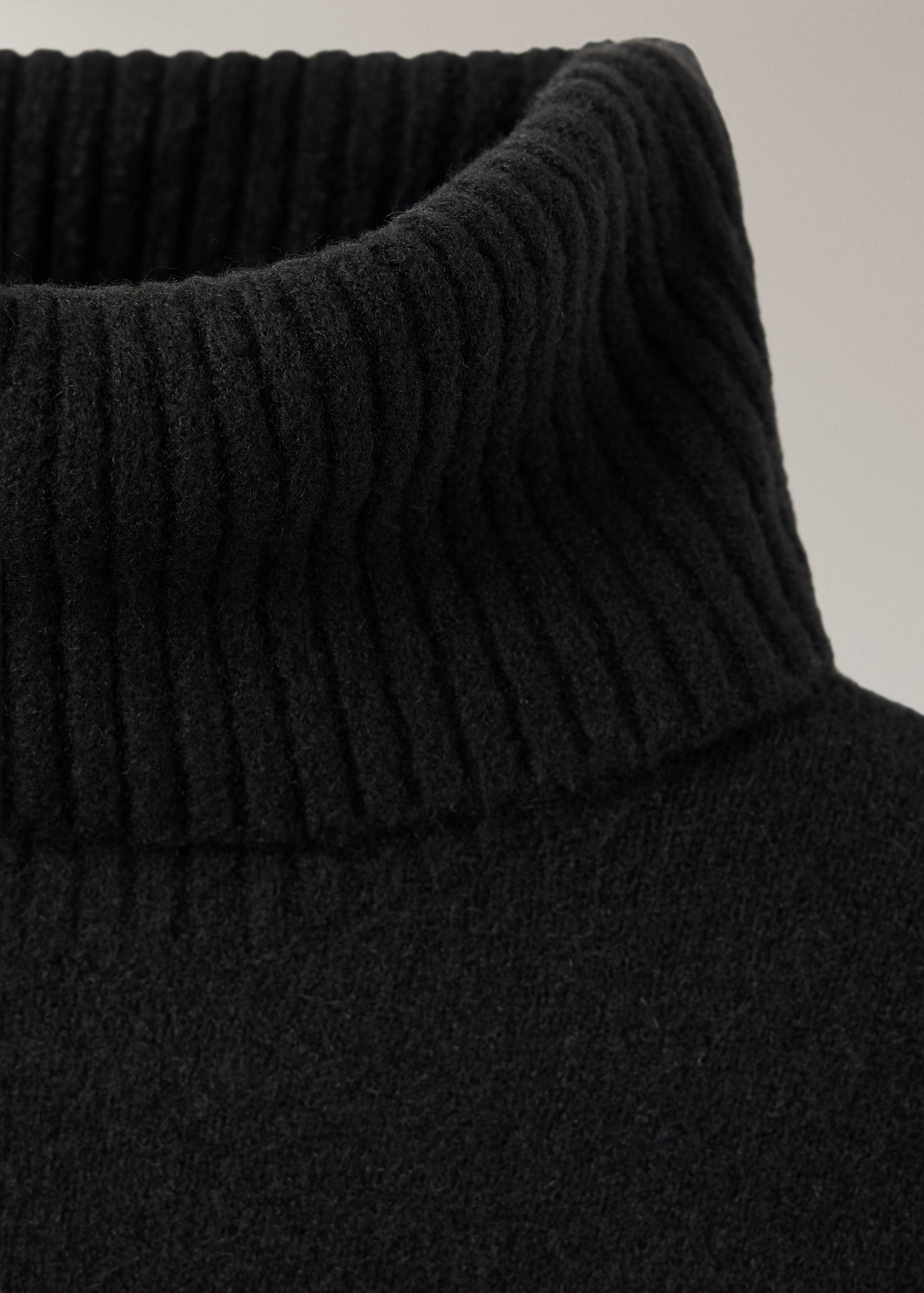 Jersey pyjama top with roll neck - Details of the article 8