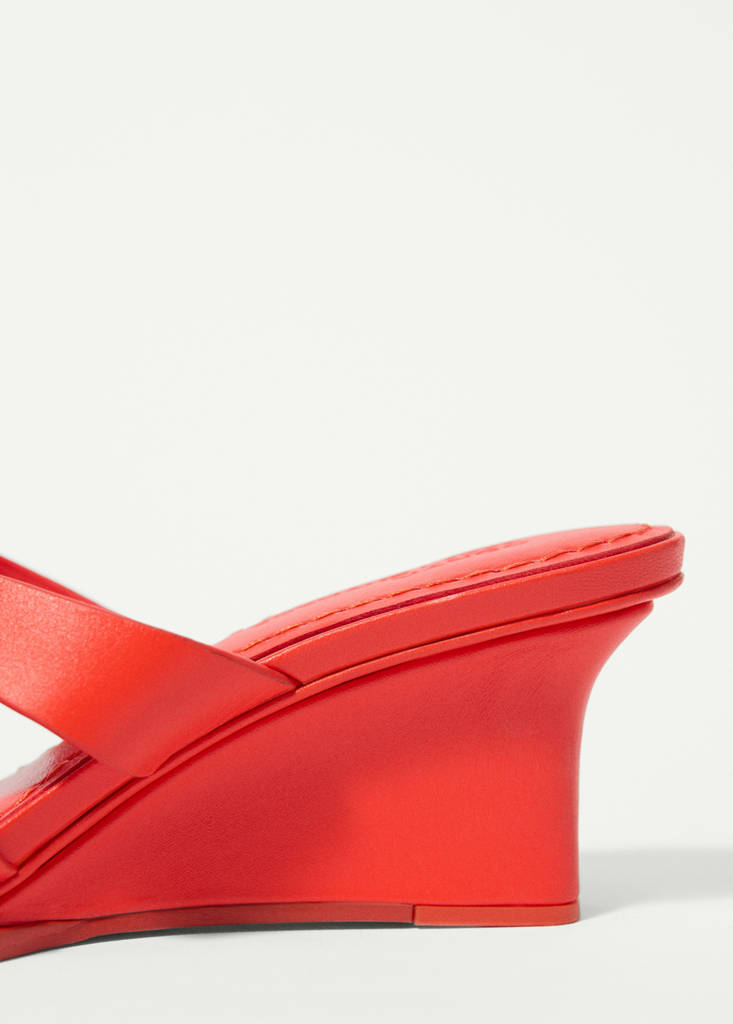 Wedge leather sandals — Red