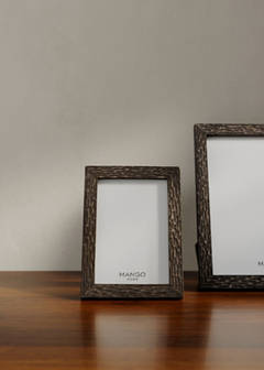 Small carved wooden photo frame — Chocolate 1