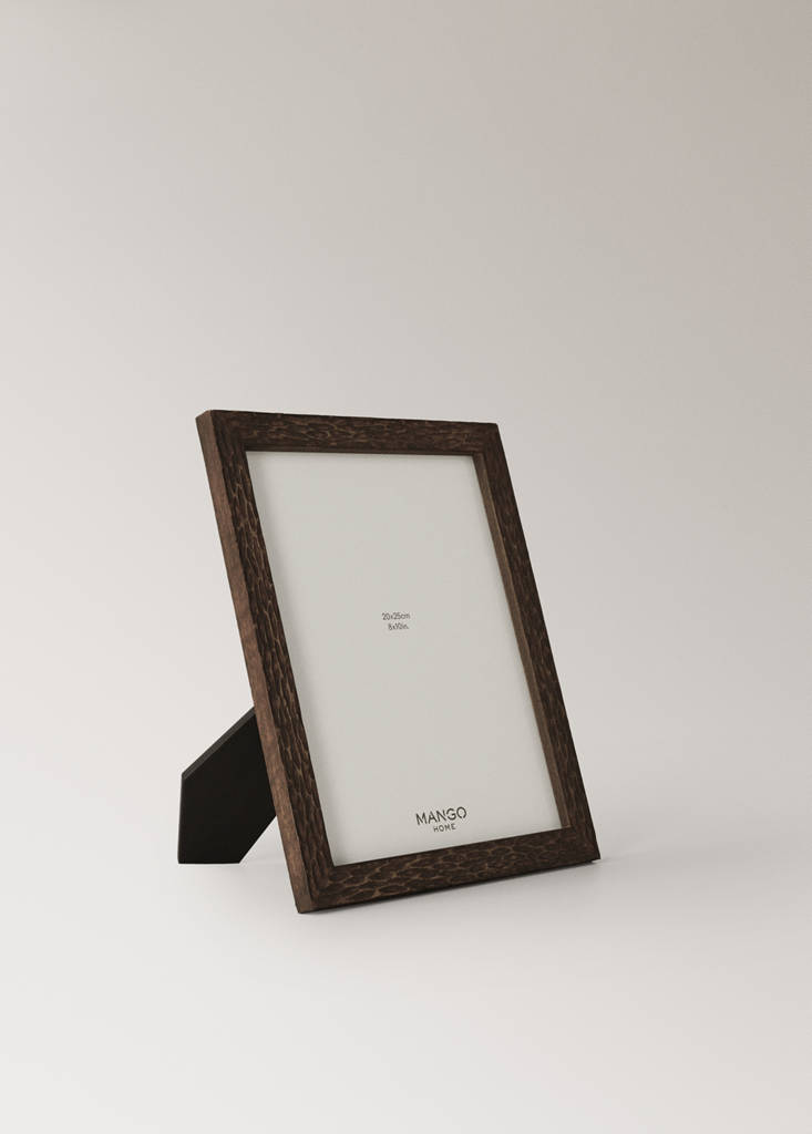 Large carved wooden photo frame — Chocolate