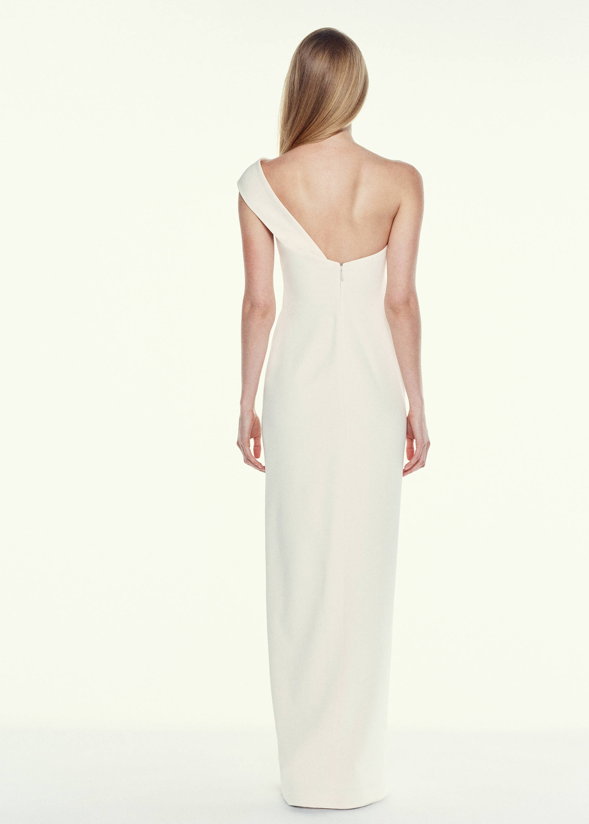 Long dress with an asymmetric neckline - Reverse of the article