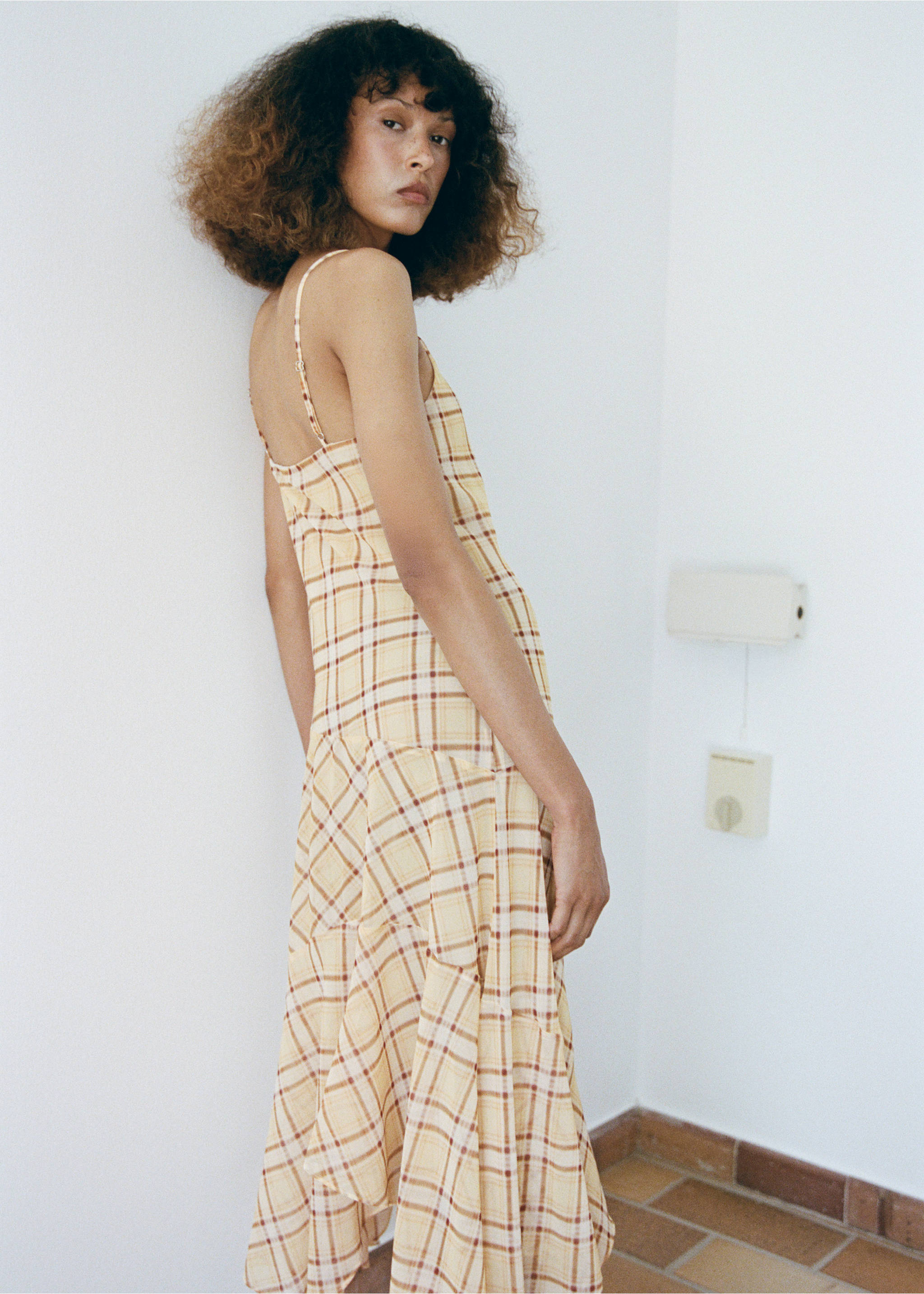 Robe asymétrique carreaux - Verso de l’article, Jaune pastel. Ref: 37031466-00.