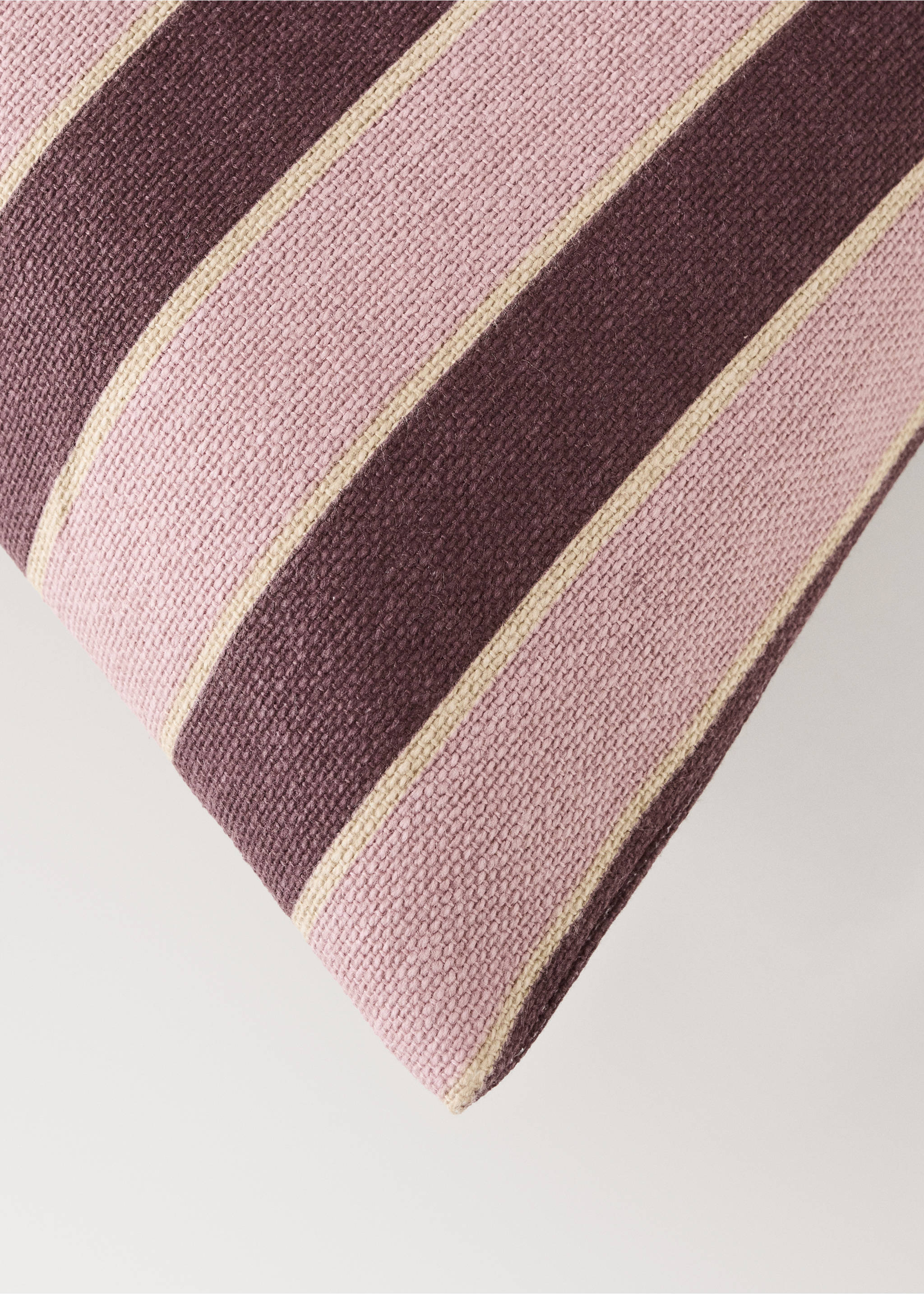 Cotton cushion cover with printed stripes 45x45 cm - Details of the article 1, Dark Red. Ref: 37031468-00.