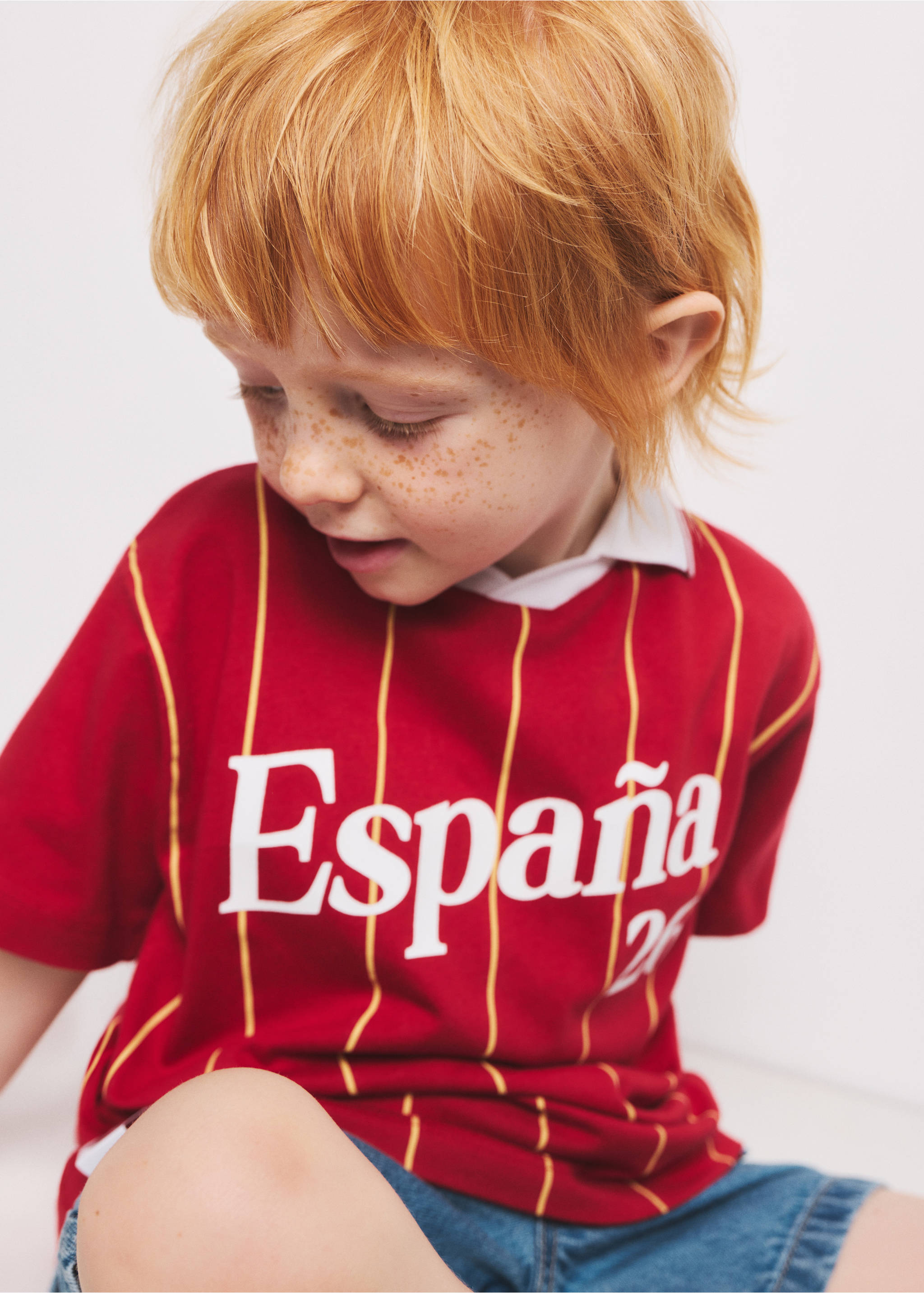 Spain Football Shirt - Details of the article 1, Red. Ref: 37031469-00.