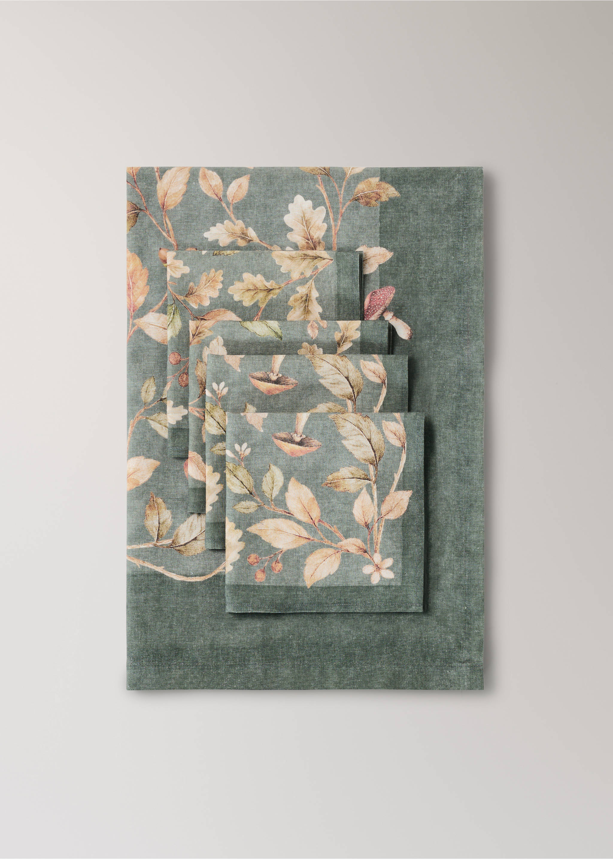 Autumnal printed linen-cotton tablecloth for 8 to 10 guests - Details of the article 4, Pastel Green. Ref: 37031482-00.