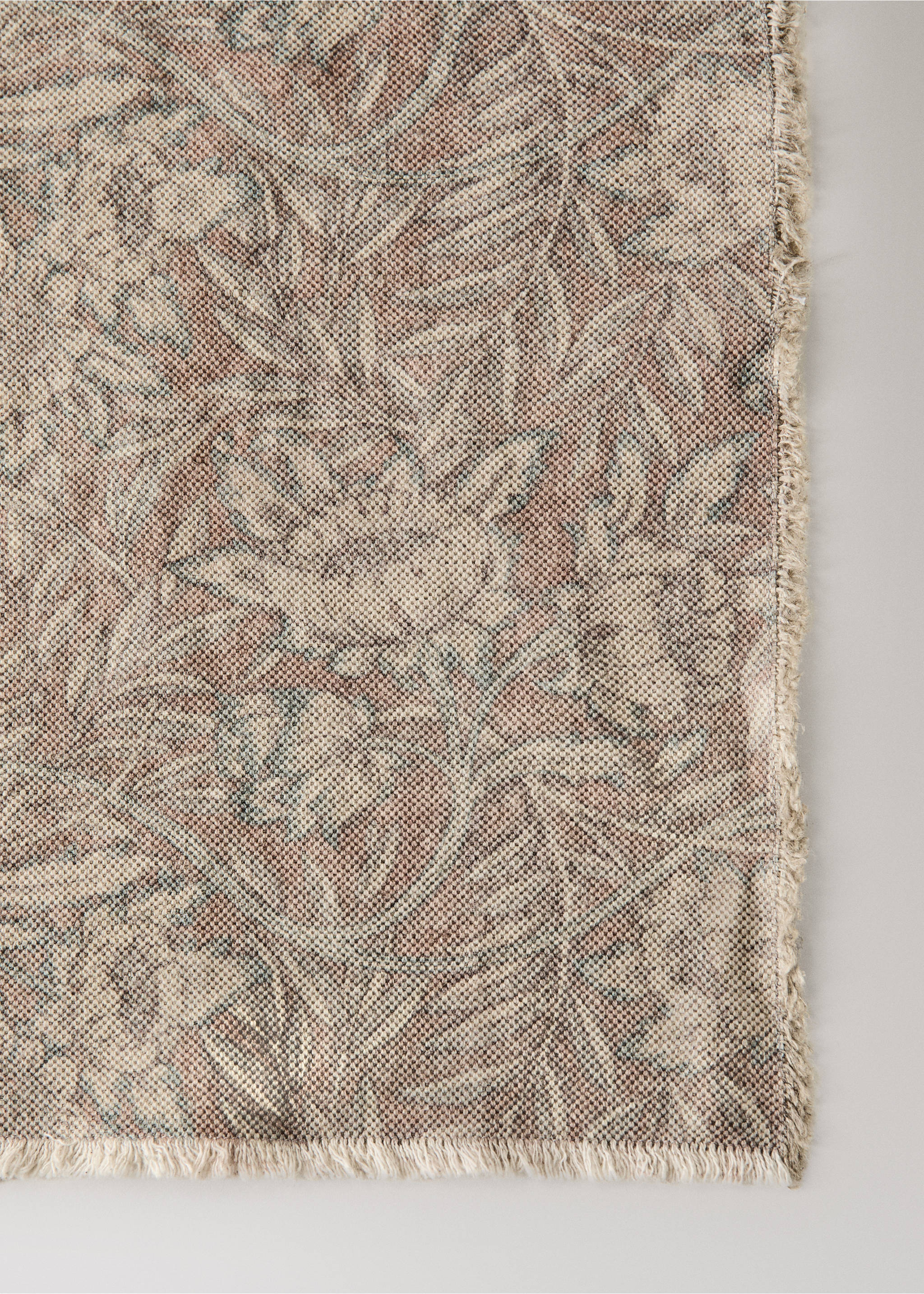 Cotton linen floral-print tablecloth for 6 to 8 diners - Details of the article 2, Pink. Ref: 37031483-00.