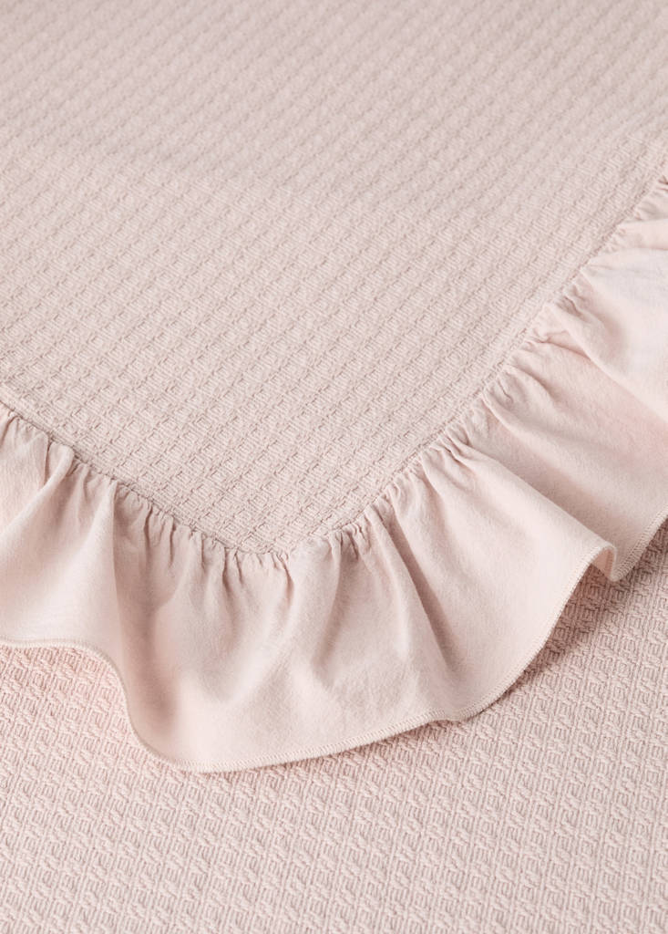 Jacquard-Baumwoll-Kinderbettdecke mit Volant für ein 90 cm Bett — Nude