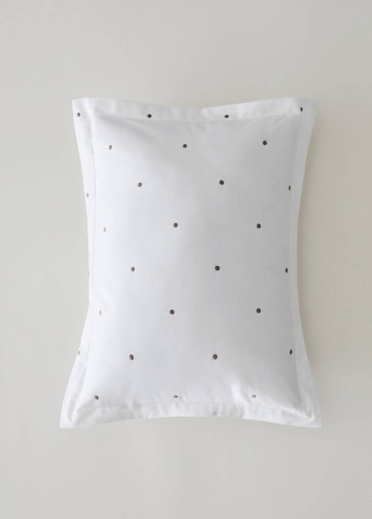 Plumeti cotton percale cushion cover 30x40 cm — Medium Brown