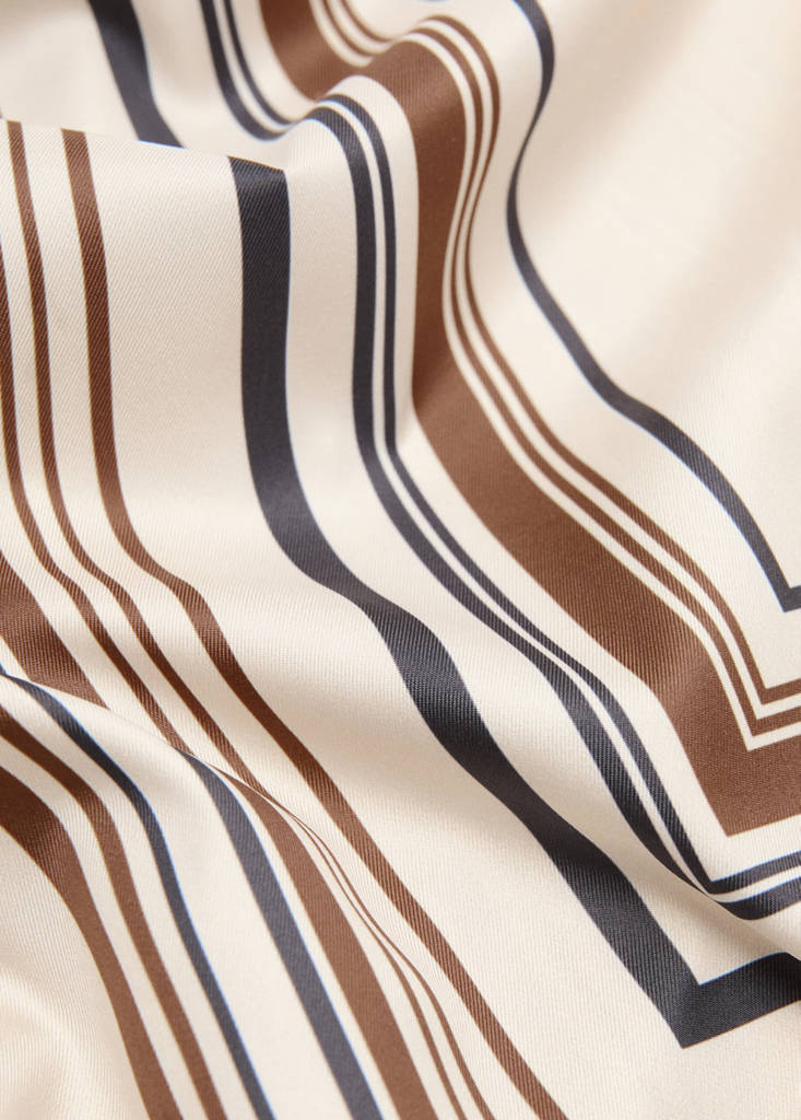 Geometric printed foulard — Beige