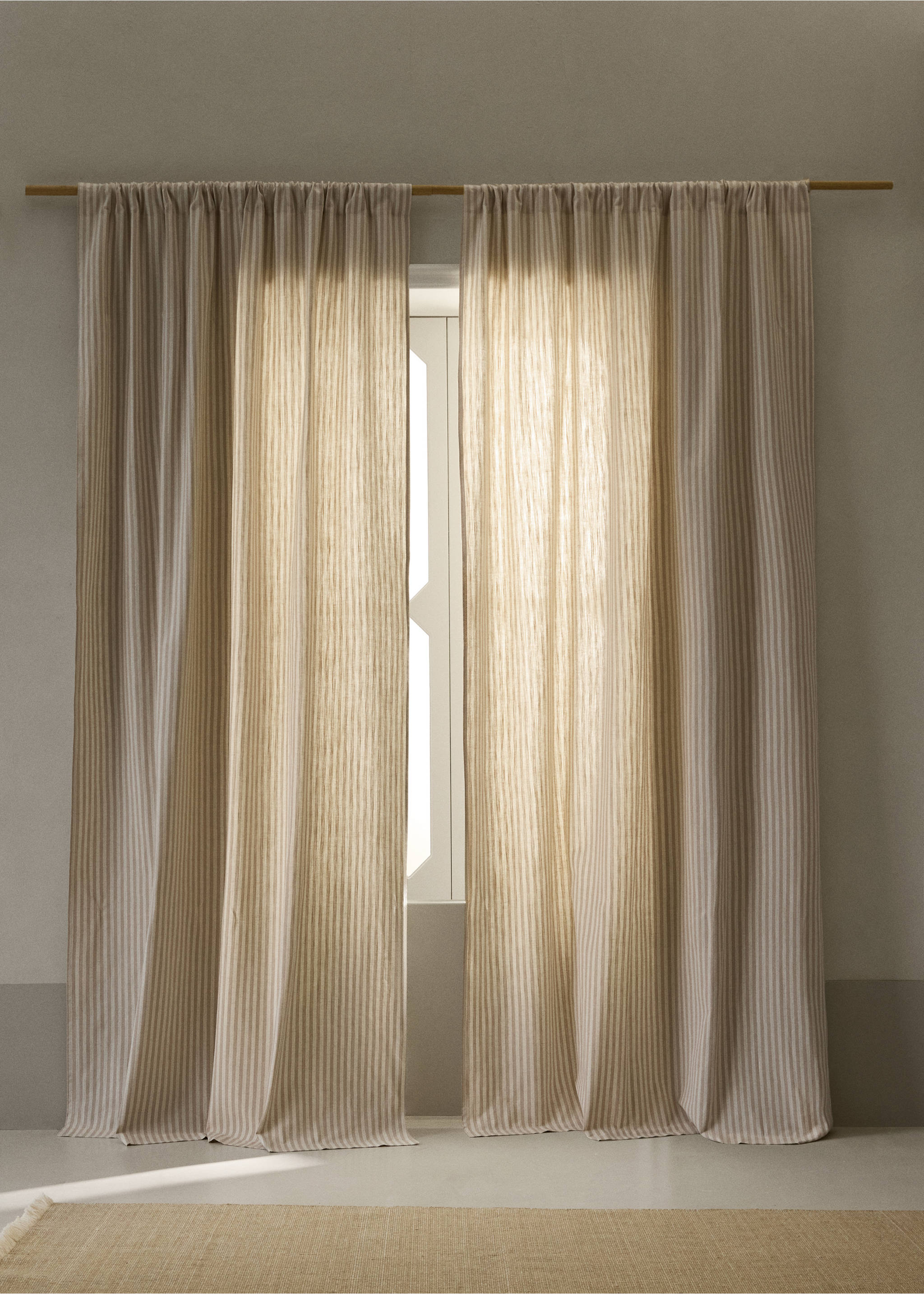 Cotton stripe curtain with medium opacity - General plane, Sand. Ref: 37031514-00.