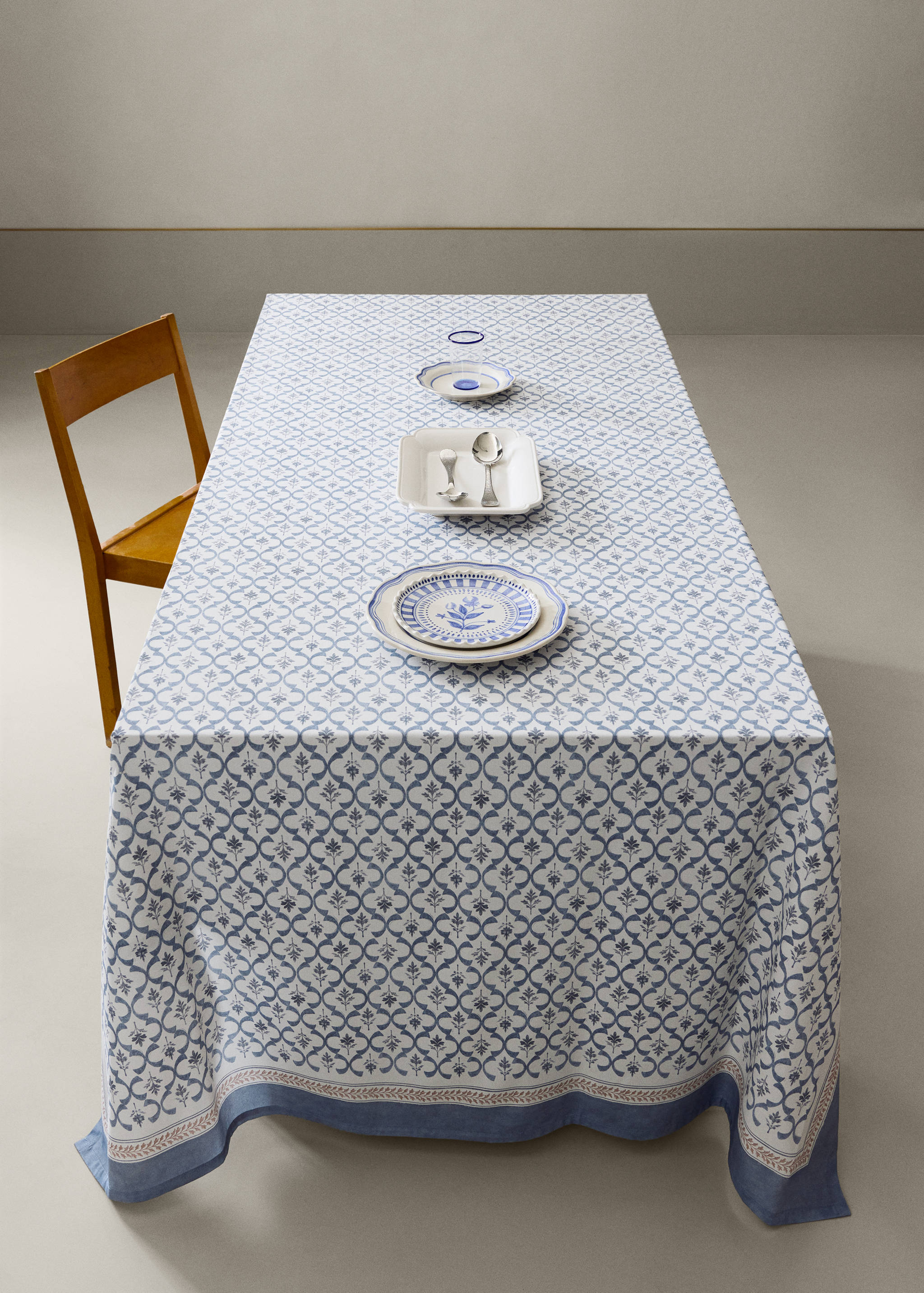 Nappe en coton imprimé treillis pour 6 à 8 convives - Plan général