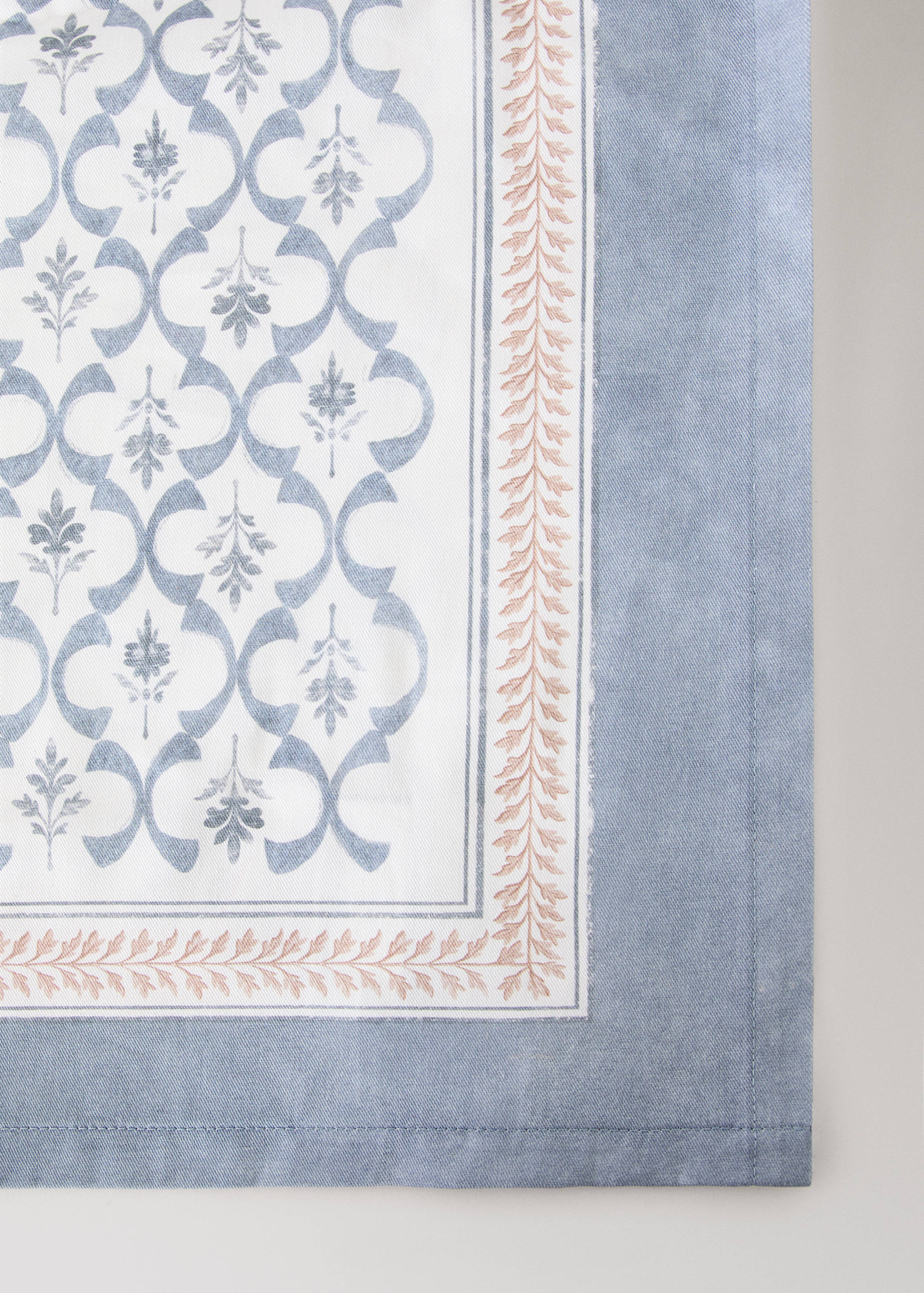 Lattice print cotton tablecloth for 4 to 6 people - Details of the article 2