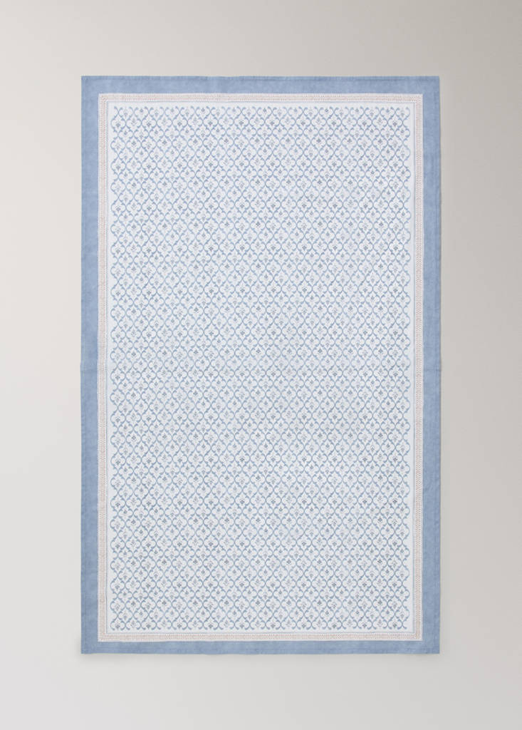 Lattice print cotton tablecloth for 6 to 8 guests — Blue