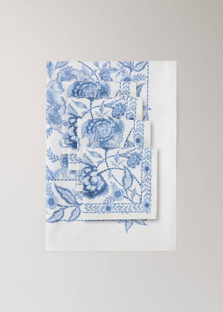 Floral print cotton tablecloth for 8 to 10 people — Blue