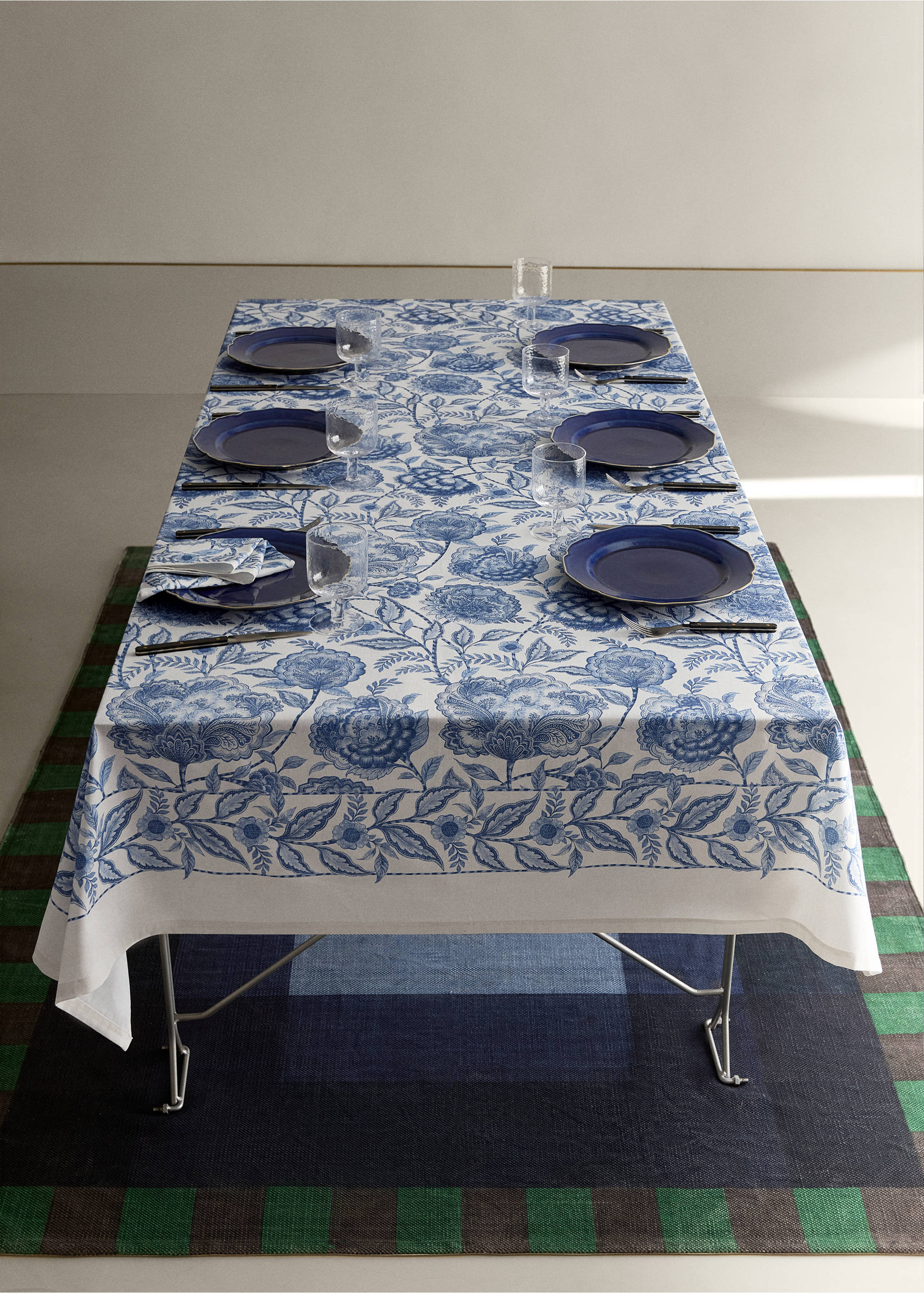 Floral print cotton tablecloth for 6 to 8 people - General plane, Blue. Ref: 37031523-00.