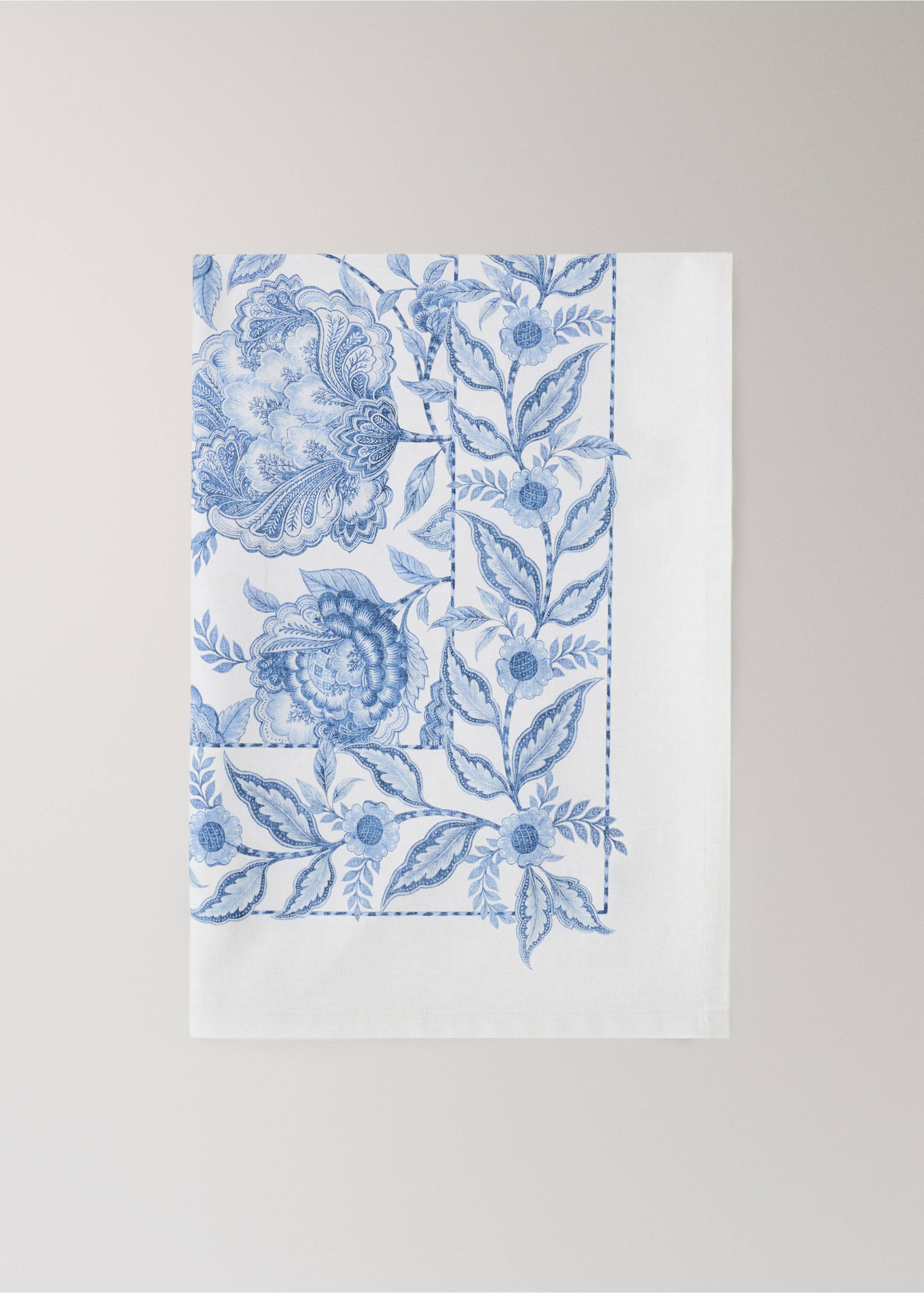 Floral print cotton tablecloth for 6 to 8 people - Article without model, Blue. Ref: 37031523-00.