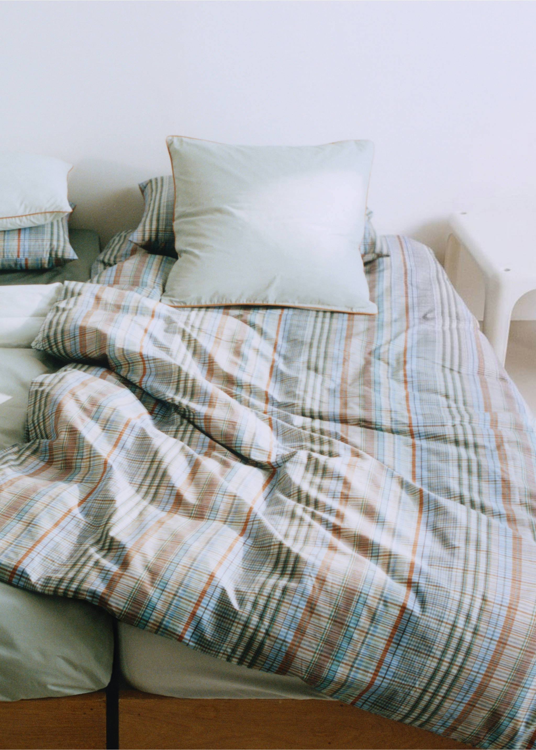 Children’s cotton percale checked duvet cover for 90 cm bed - Details of the article 5, Blue. Ref: 37031527-00.