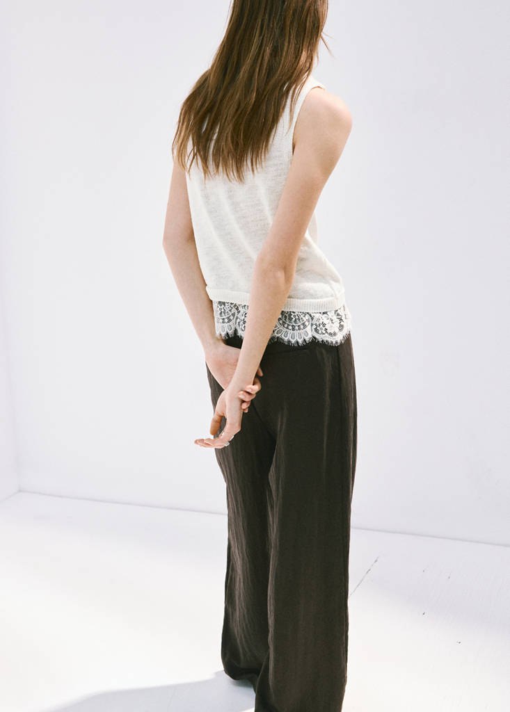 Lace detail knit top — Ecru