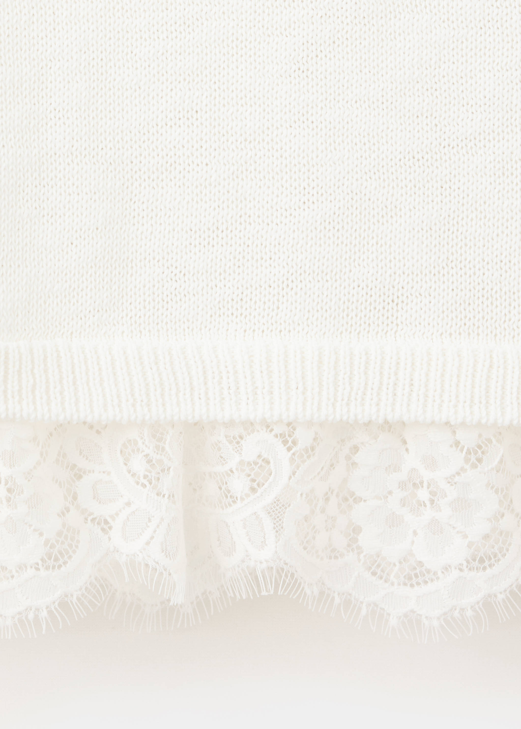 Stricktop mit Spitzendetail - Detail des Artikels 0