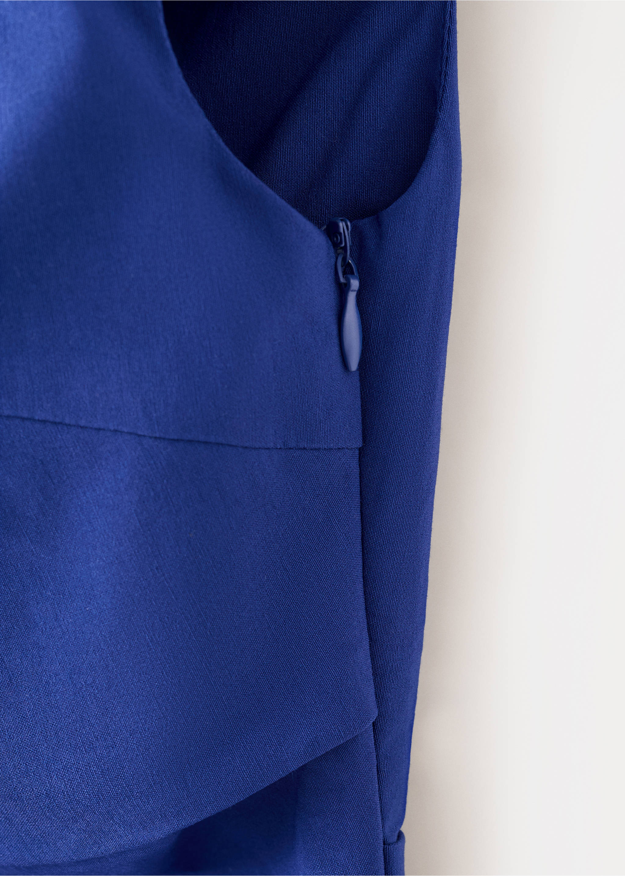 Asymmetric neckline dress with knot detail - Details of the article 8, Blue. Ref: 37032009-00.