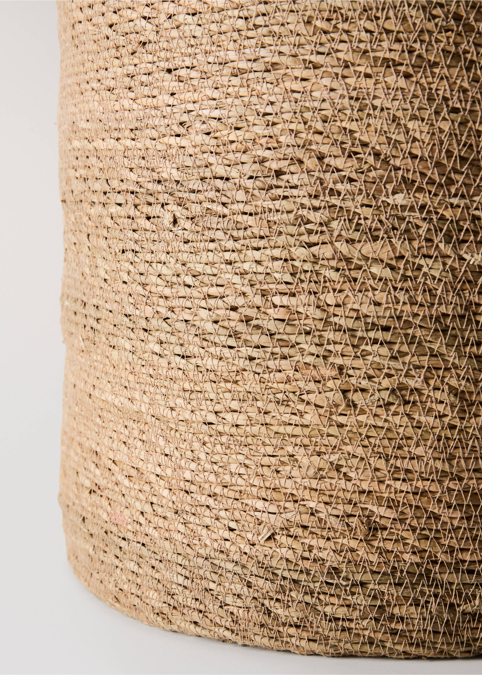 Large seagrass basket with handles - Details of the article 2, Brown. Ref: 37032010-00.
