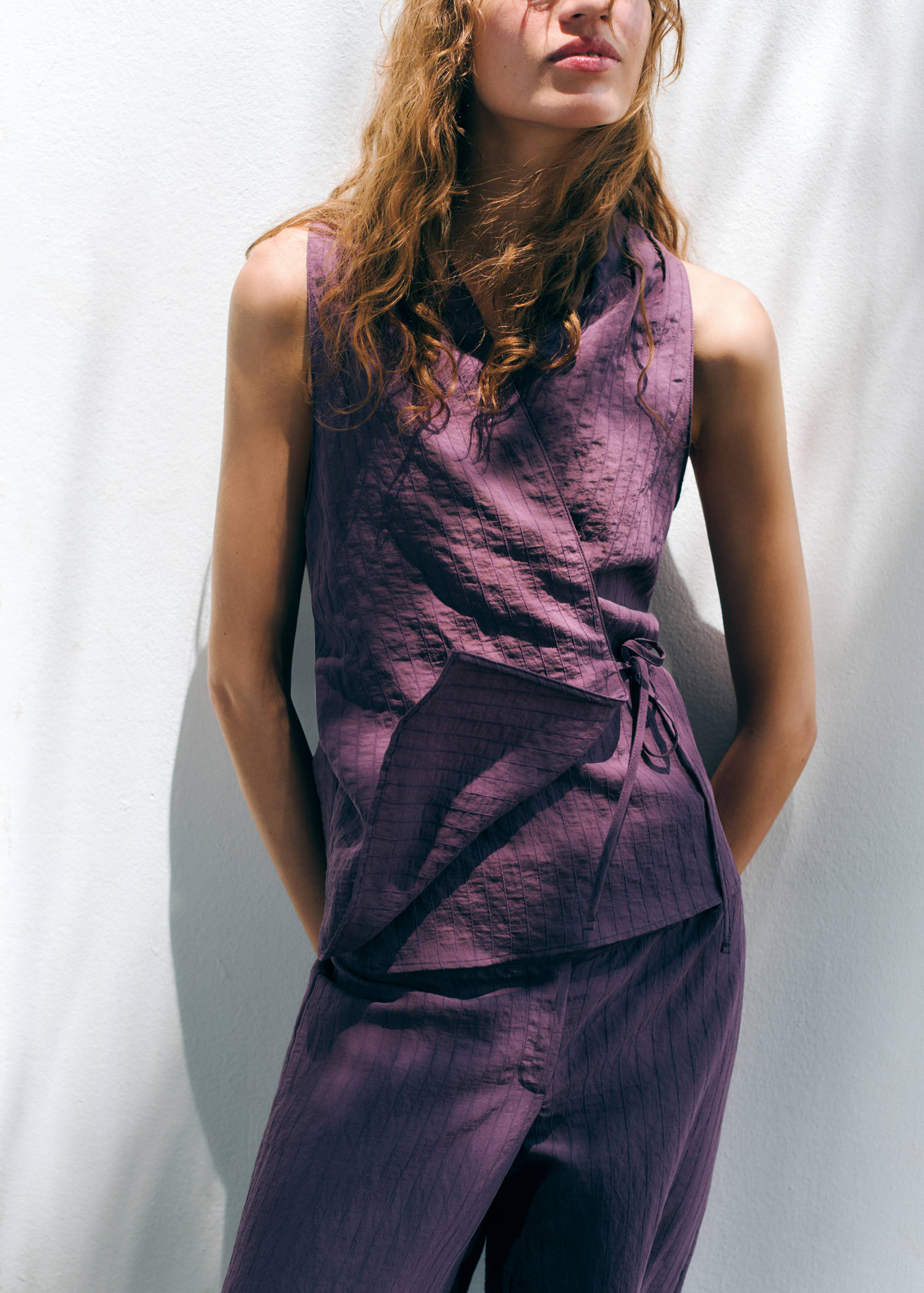 Cross-over V-neck top - Details of the article 4