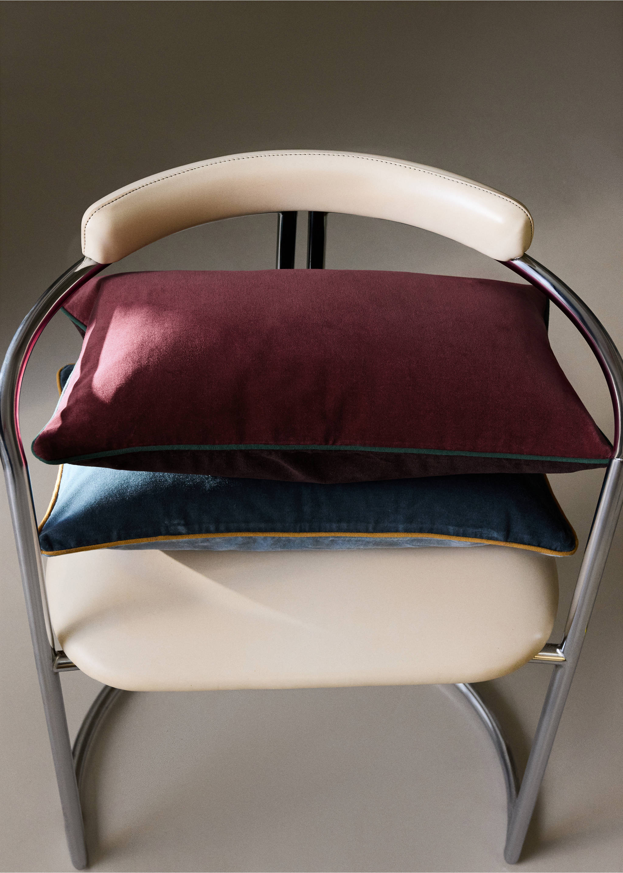 Reversible 100% cotton cushion cover 30x50 cm - General plane, Dark Red. Ref: 37032546-00.