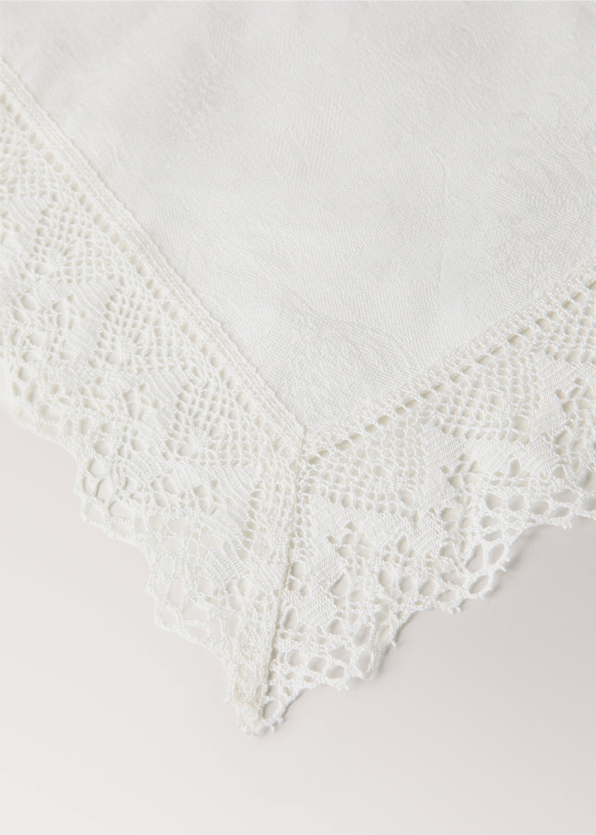 Floral jacquard linen placemat with lace trim - Details of the article 1, Off White. Ref: 37032548-00.