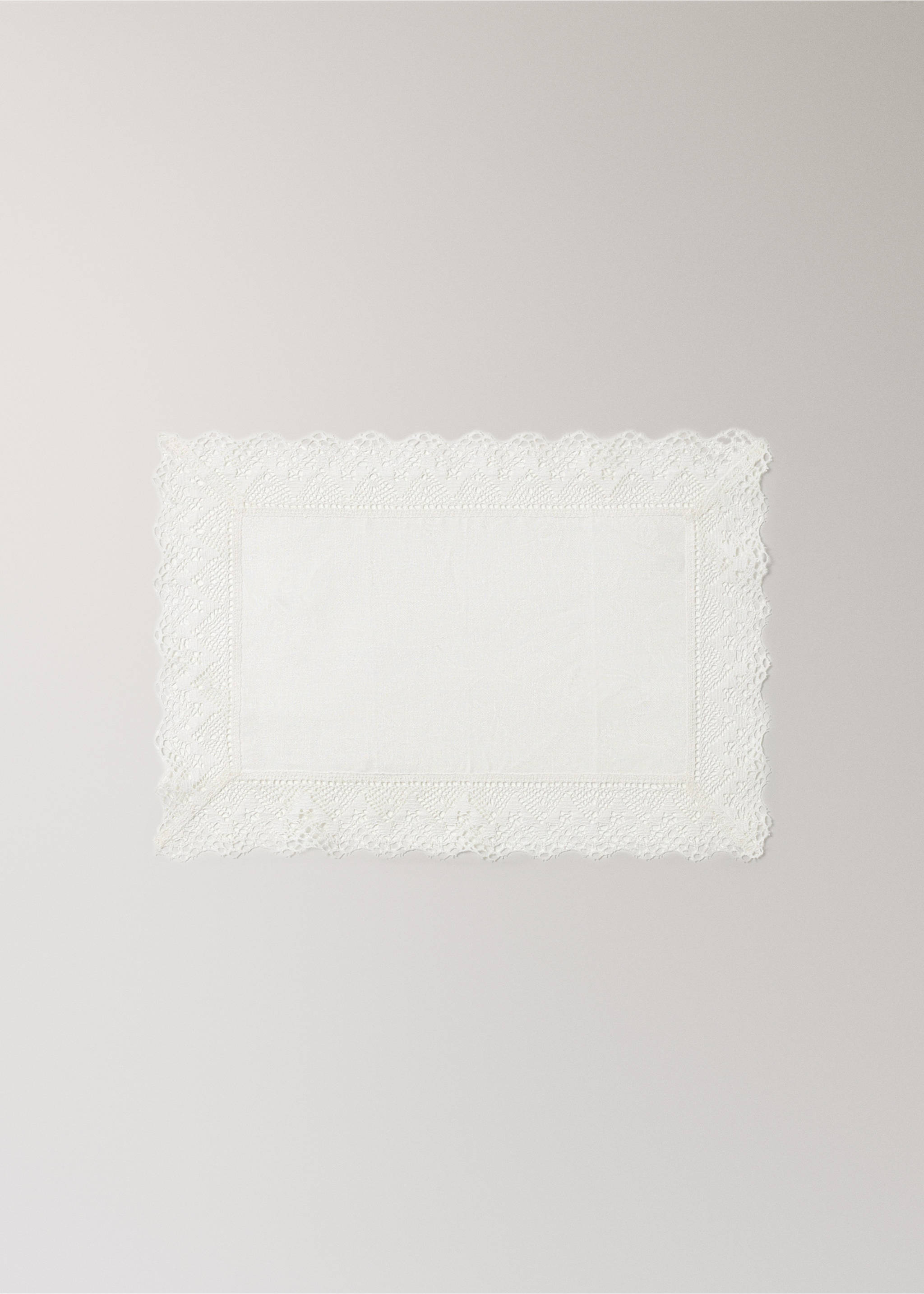 Floral jacquard linen placemat with lace trim - Article without model, Off White. Ref: 37032548-00.